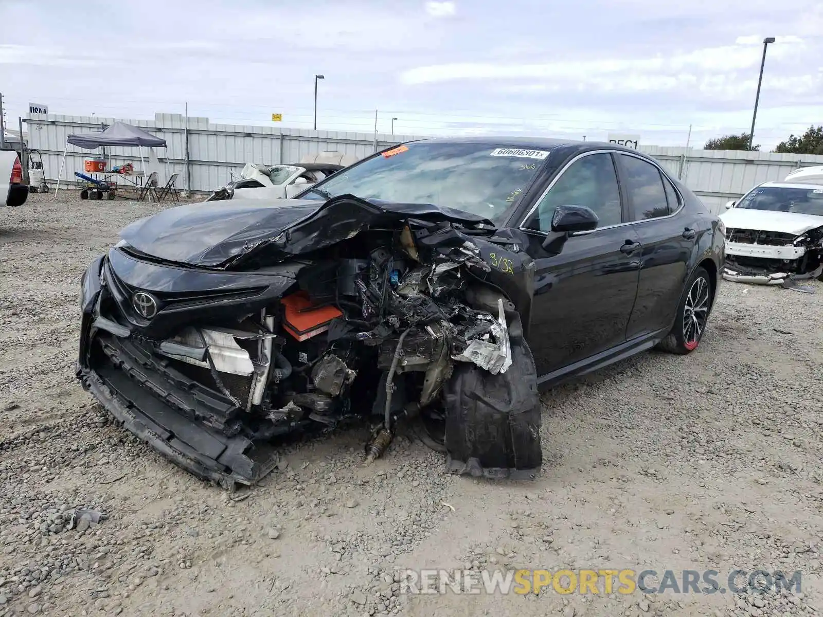 2 Photograph of a damaged car 4T1B11HKXKU695029 TOYOTA CAMRY 2019