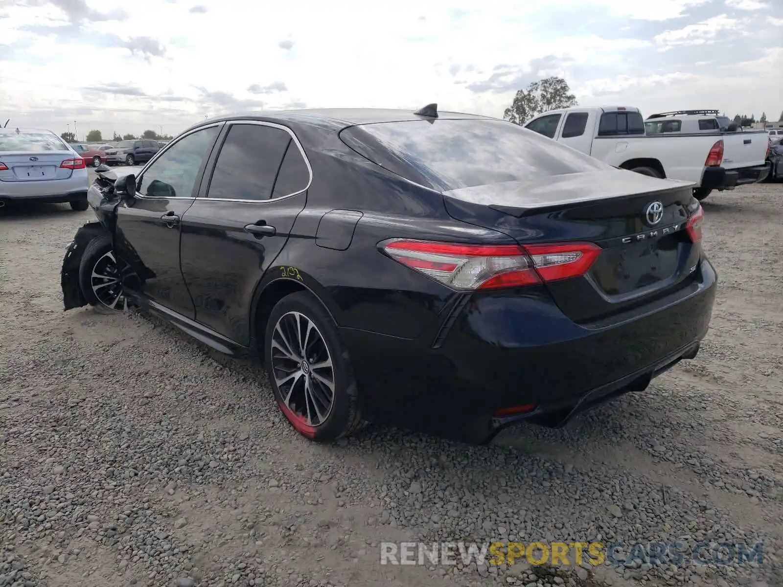 3 Photograph of a damaged car 4T1B11HKXKU695029 TOYOTA CAMRY 2019