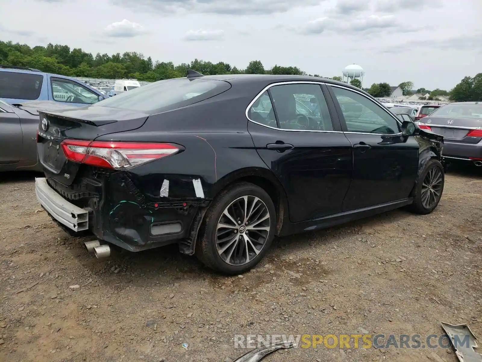 4 Photograph of a damaged car 4T1B11HKXKU695063 TOYOTA CAMRY 2019