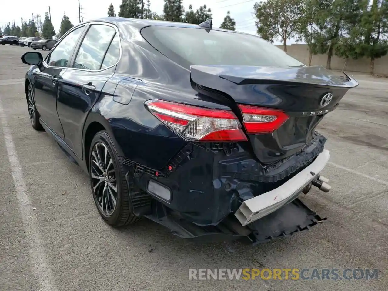 3 Photograph of a damaged car 4T1B11HKXKU695337 TOYOTA CAMRY 2019