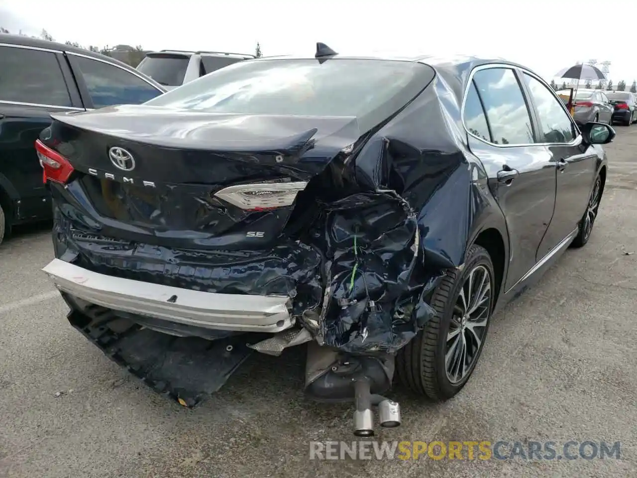 4 Photograph of a damaged car 4T1B11HKXKU695337 TOYOTA CAMRY 2019