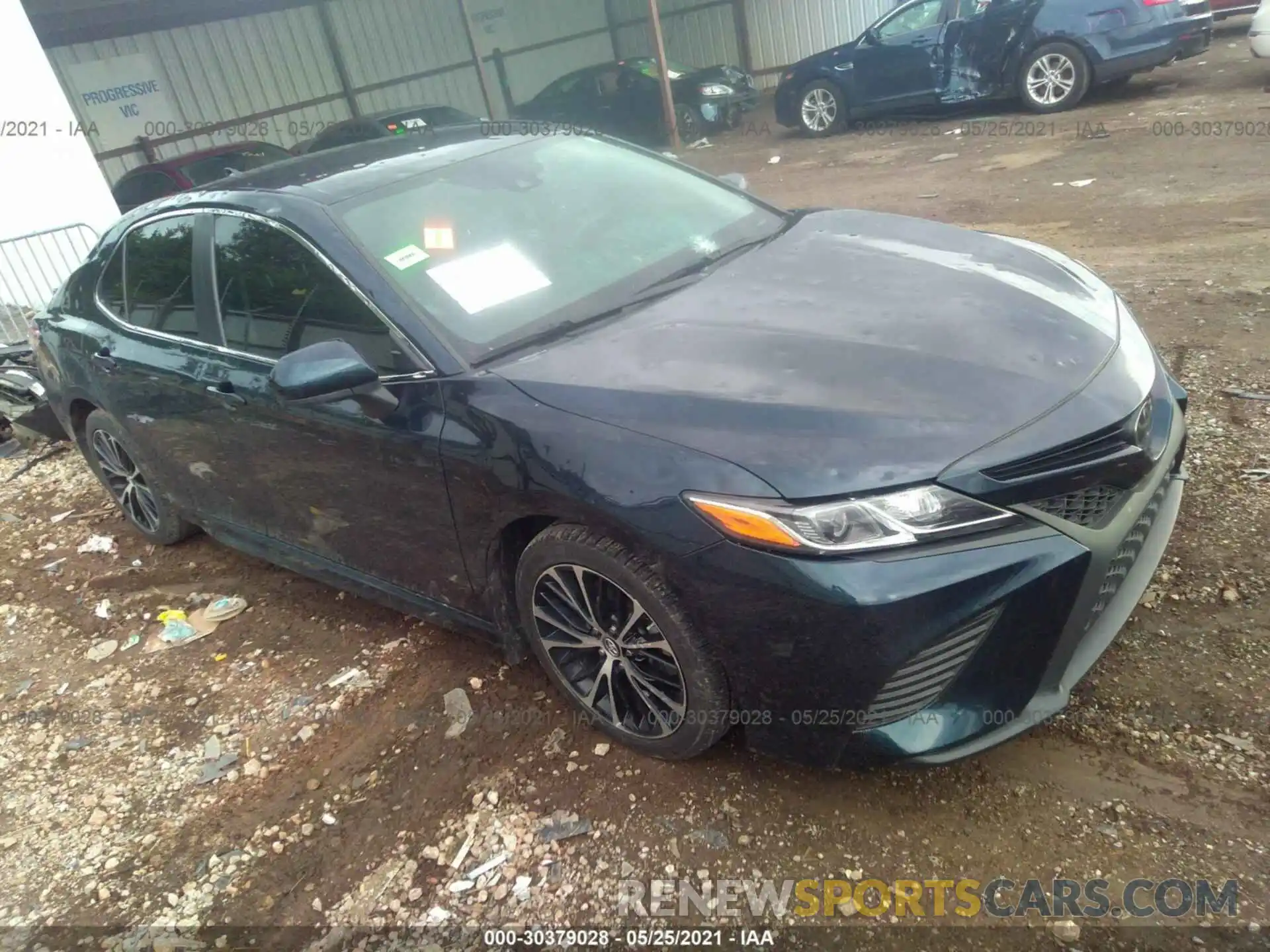 1 Photograph of a damaged car 4T1B11HKXKU696603 TOYOTA CAMRY 2019