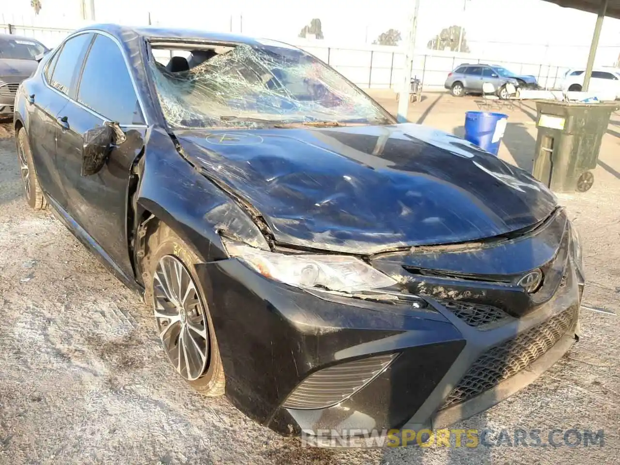 1 Photograph of a damaged car 4T1B11HKXKU697007 TOYOTA CAMRY 2019