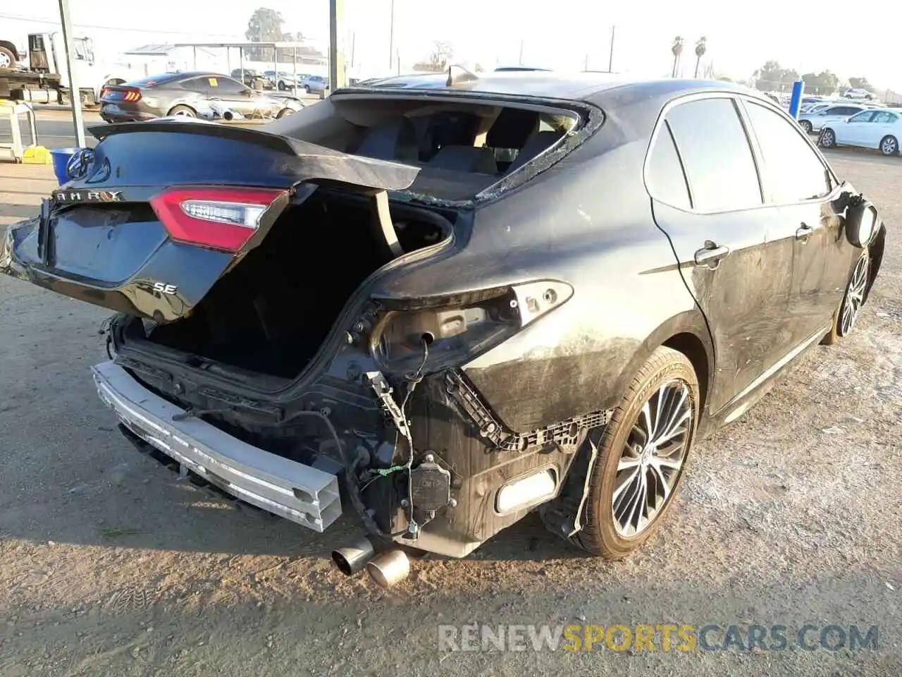 4 Photograph of a damaged car 4T1B11HKXKU697007 TOYOTA CAMRY 2019