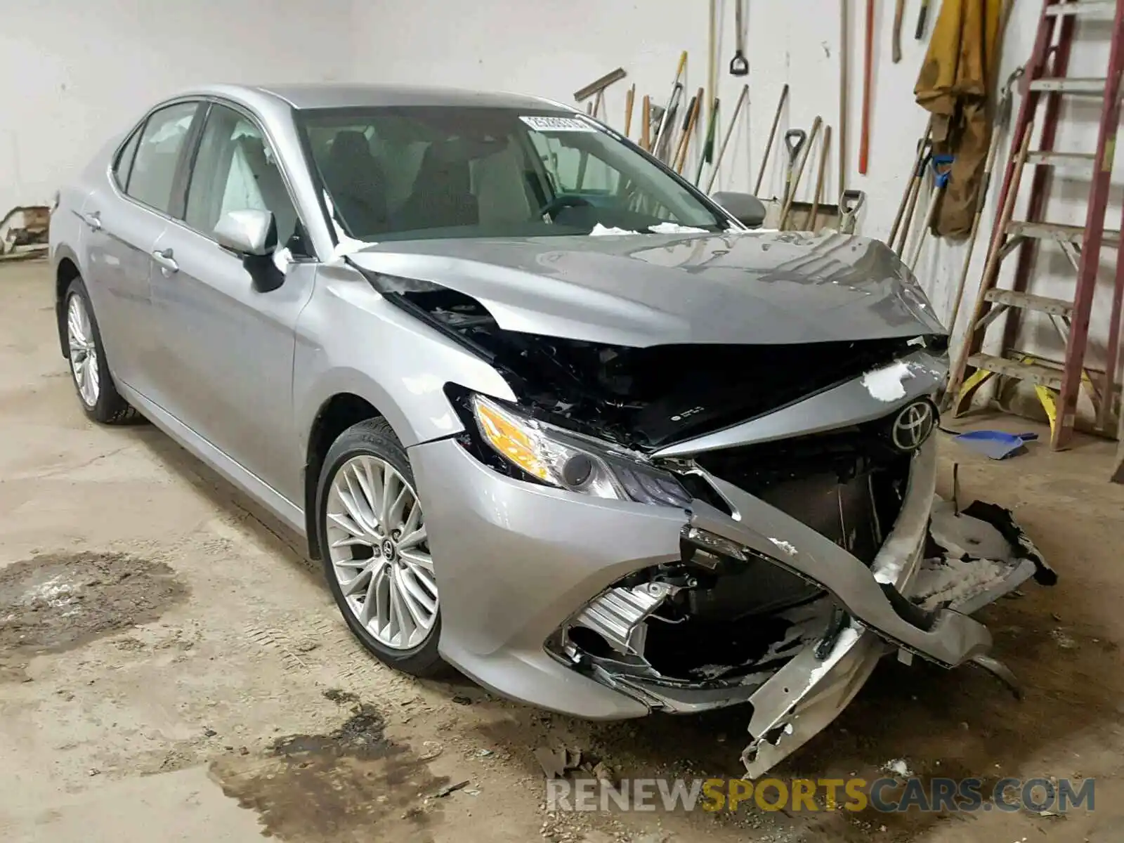 1 Photograph of a damaged car 4T1B11HKXKU697265 TOYOTA CAMRY 2019