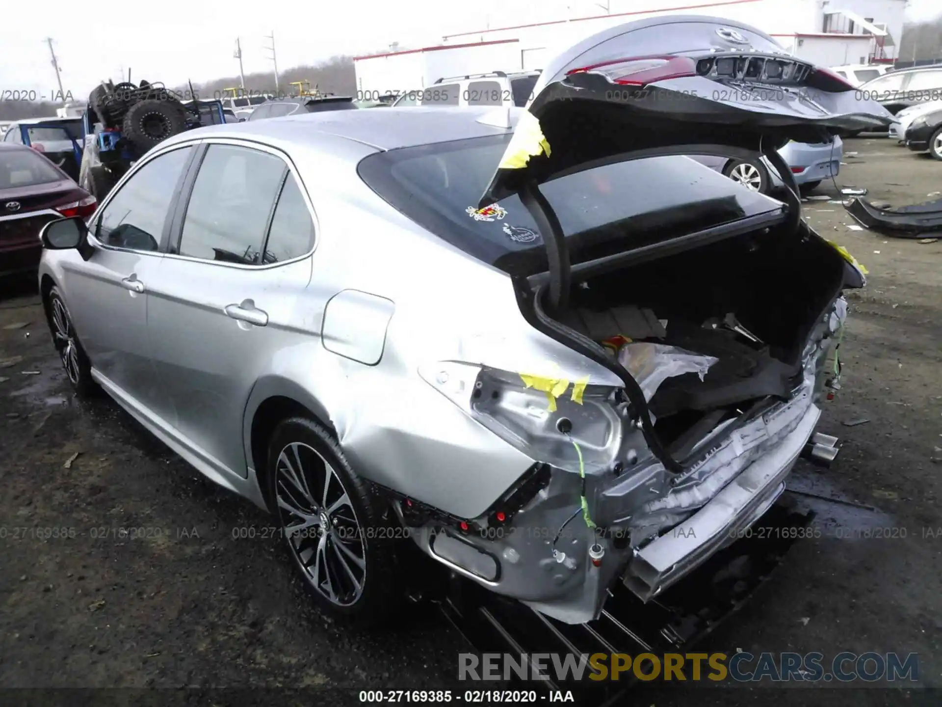 3 Photograph of a damaged car 4T1B11HKXKU697606 TOYOTA CAMRY 2019