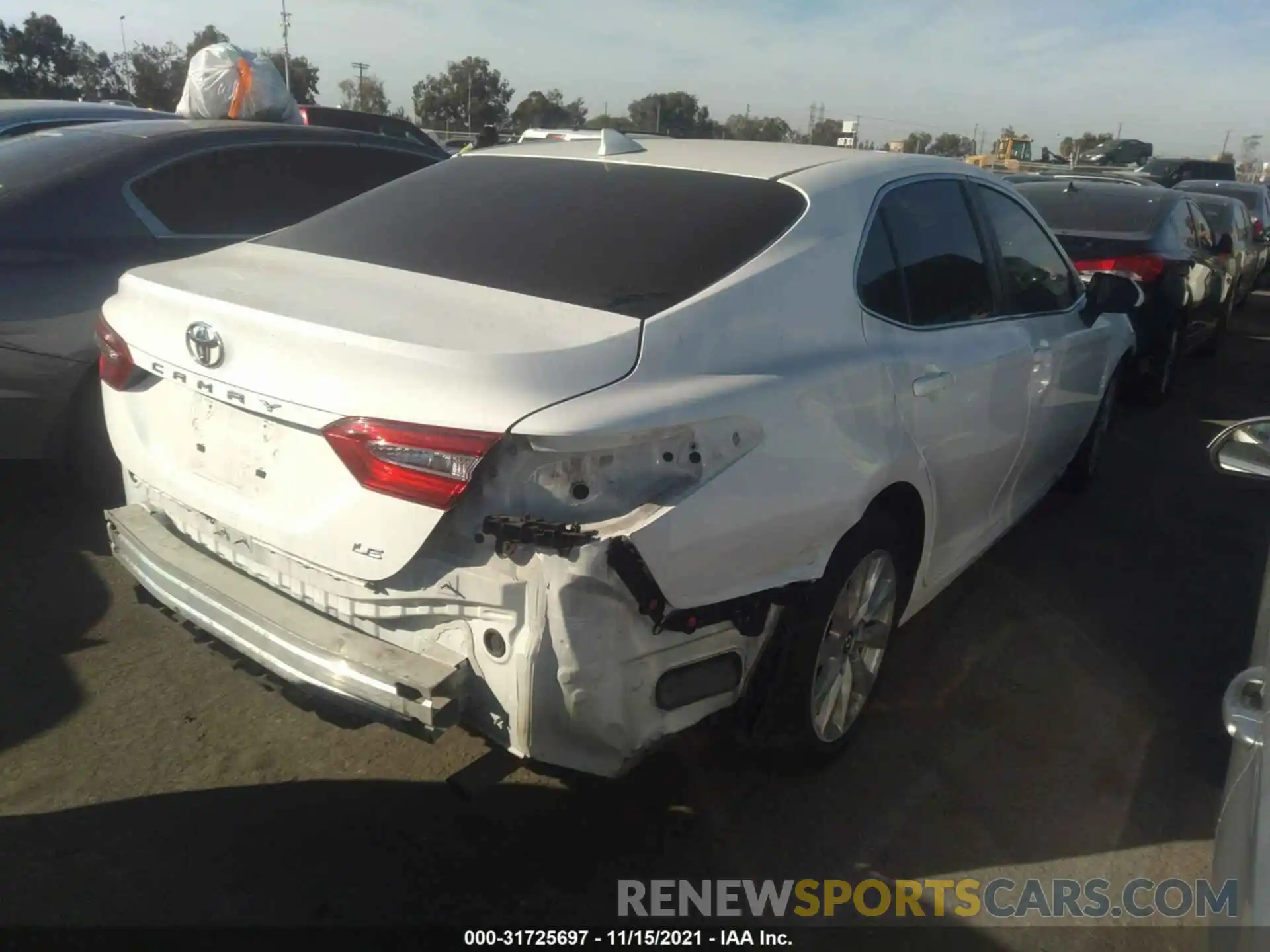 4 Photograph of a damaged car 4T1B11HKXKU697752 TOYOTA CAMRY 2019