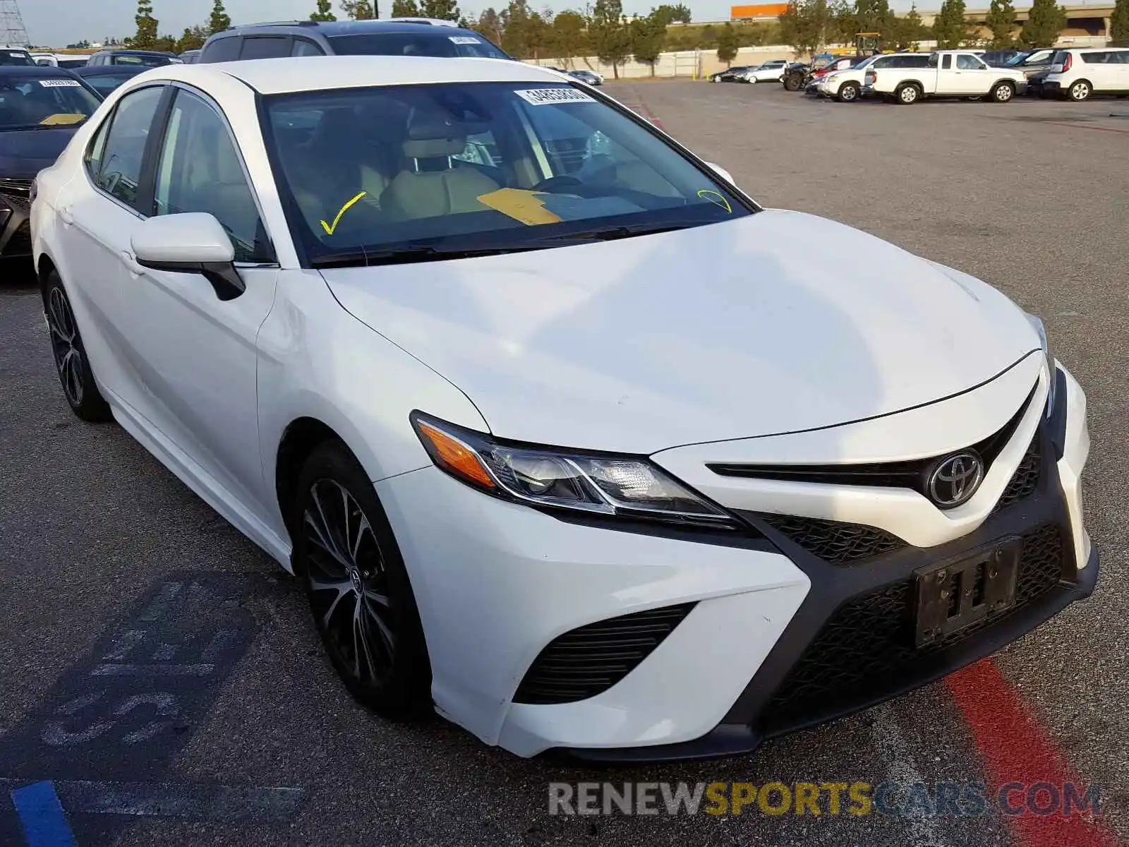 1 Photograph of a damaged car 4T1B11HKXKU698156 TOYOTA CAMRY 2019