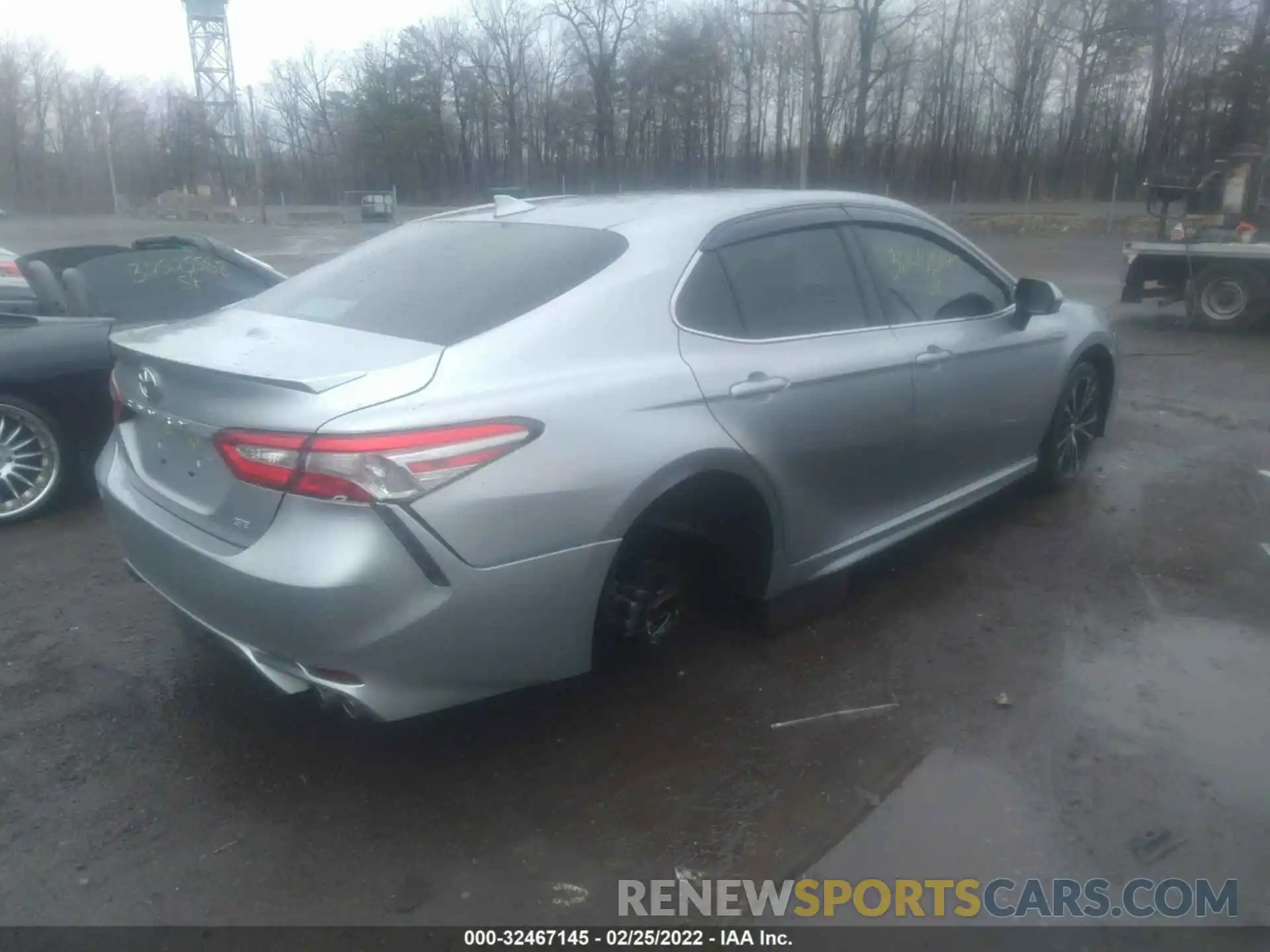 4 Photograph of a damaged car 4T1B11HKXKU698884 TOYOTA CAMRY 2019