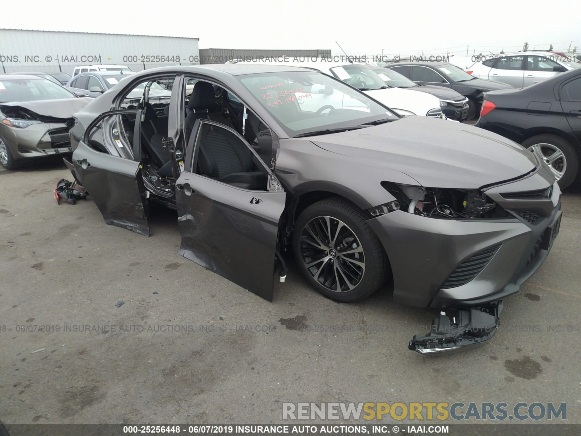 1 Photograph of a damaged car 4T1B11HKXKU699324 TOYOTA CAMRY 2019