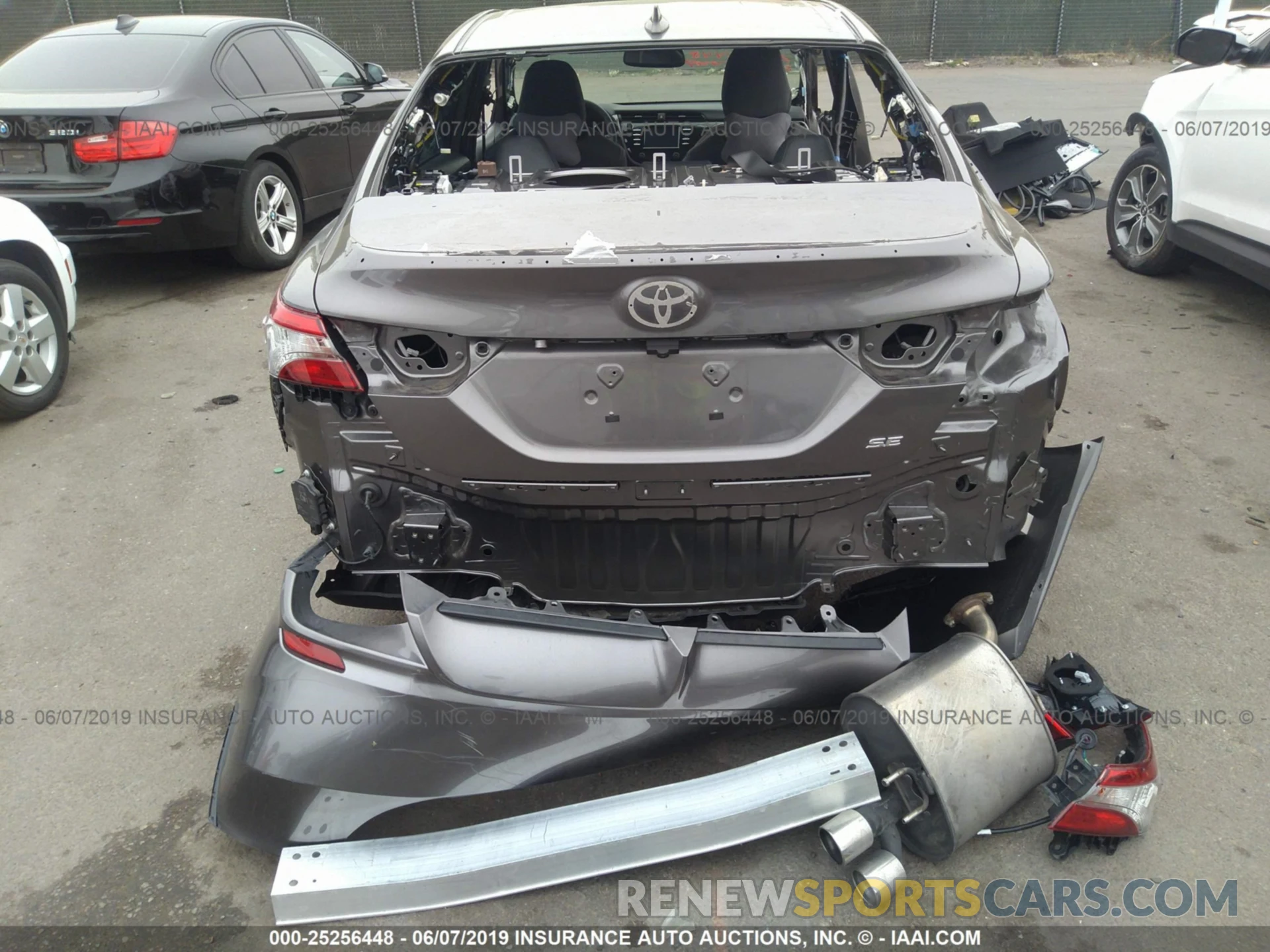 6 Photograph of a damaged car 4T1B11HKXKU699324 TOYOTA CAMRY 2019