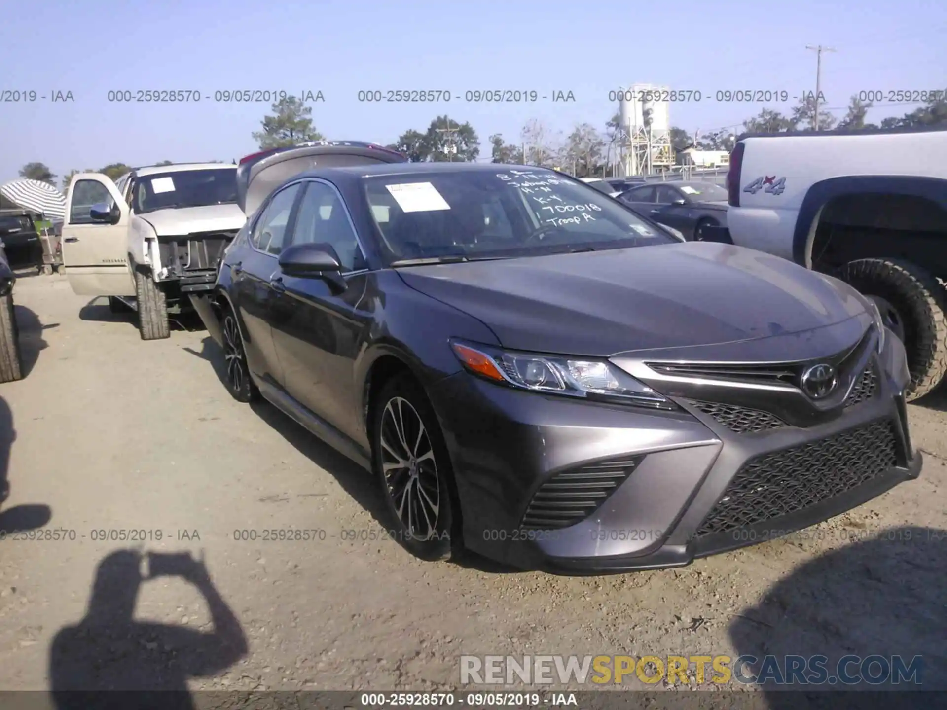 1 Photograph of a damaged car 4T1B11HKXKU700018 TOYOTA CAMRY 2019