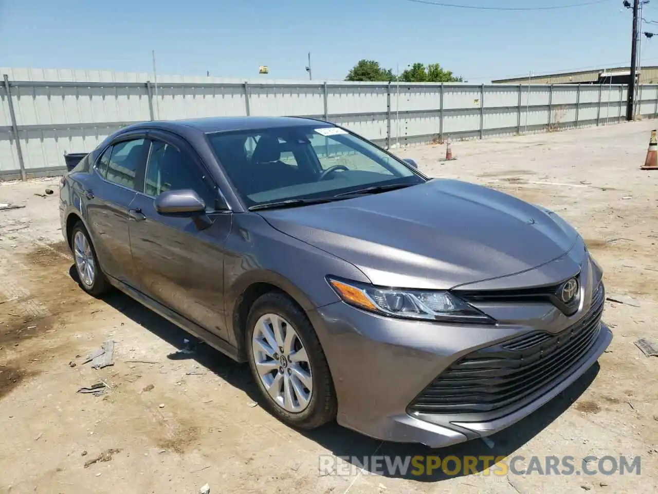 1 Photograph of a damaged car 4T1B11HKXKU700374 TOYOTA CAMRY 2019