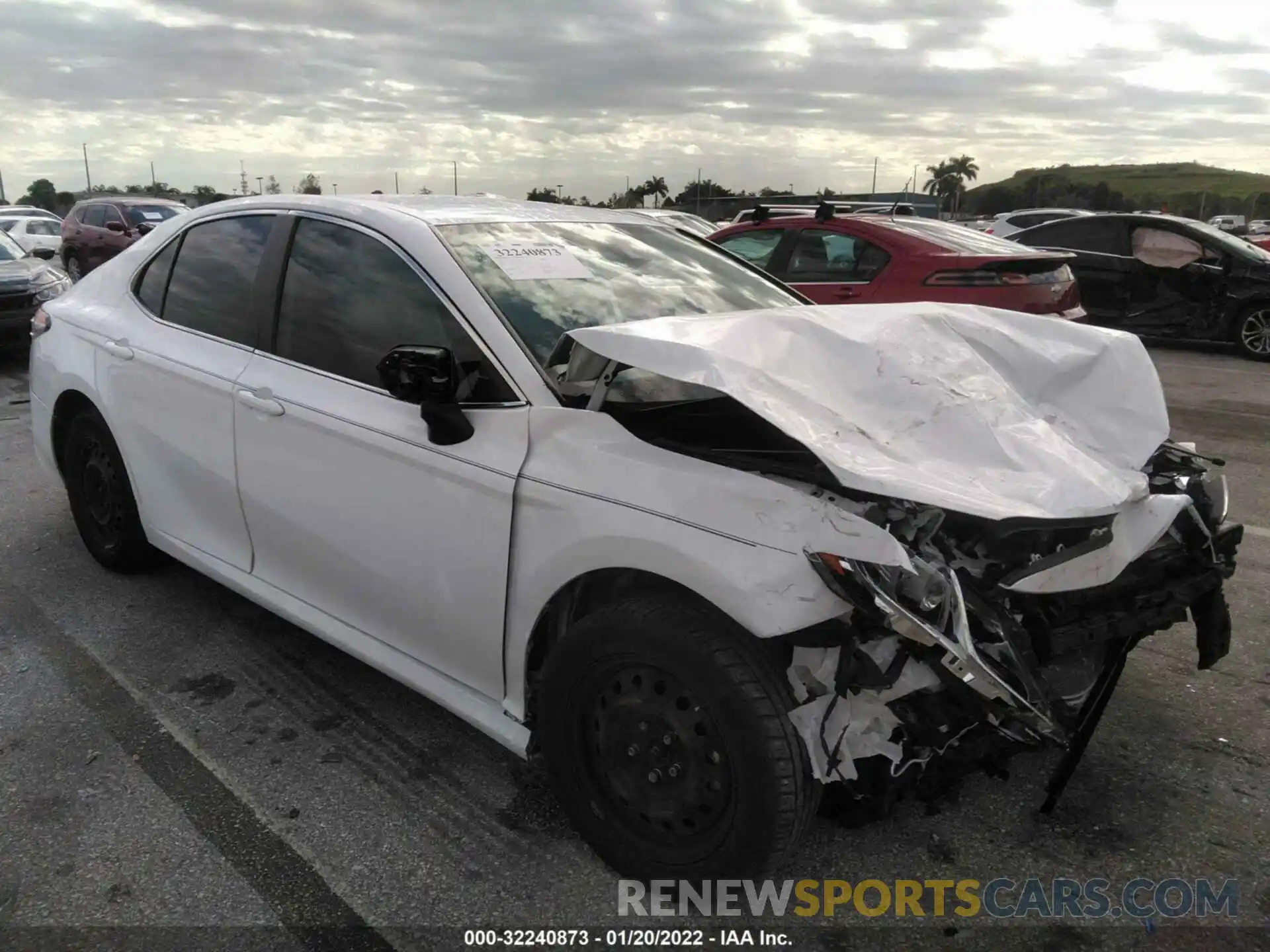 1 Photograph of a damaged car 4T1B11HKXKU700455 TOYOTA CAMRY 2019