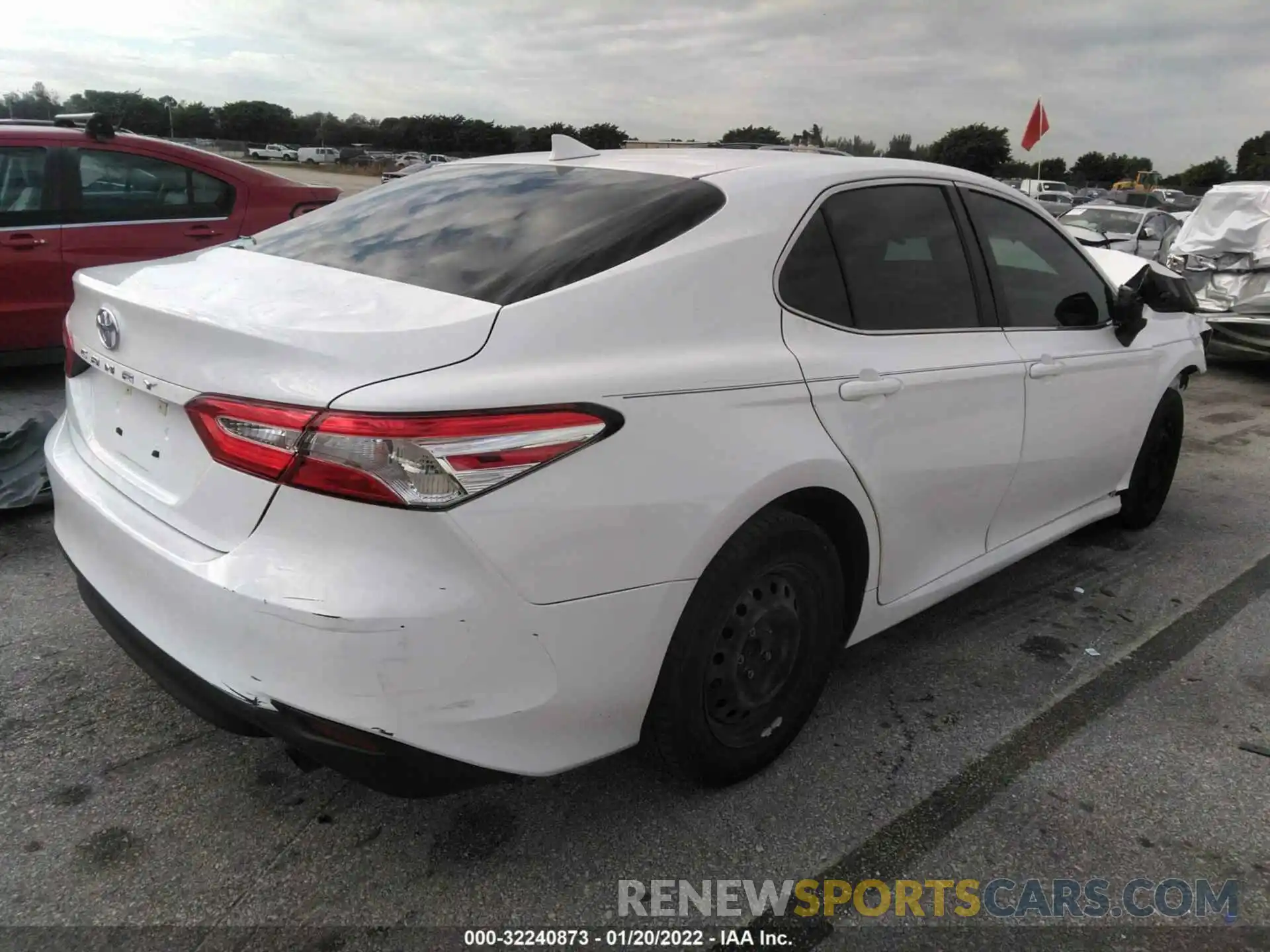 4 Photograph of a damaged car 4T1B11HKXKU700455 TOYOTA CAMRY 2019