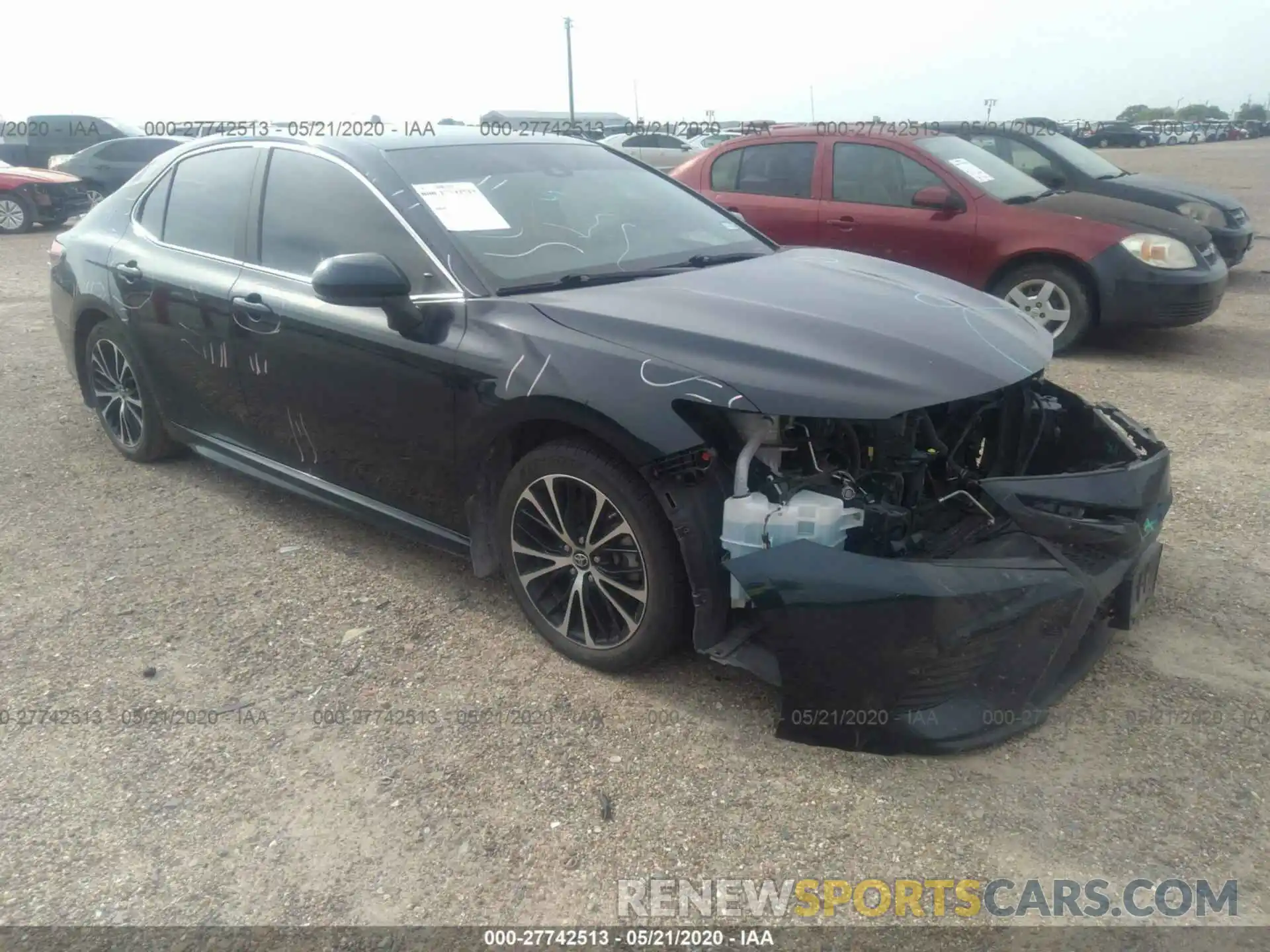 1 Photograph of a damaged car 4T1B11HKXKU700519 TOYOTA CAMRY 2019