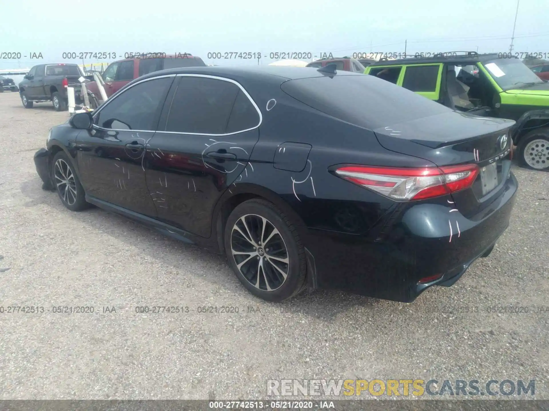 3 Photograph of a damaged car 4T1B11HKXKU700519 TOYOTA CAMRY 2019