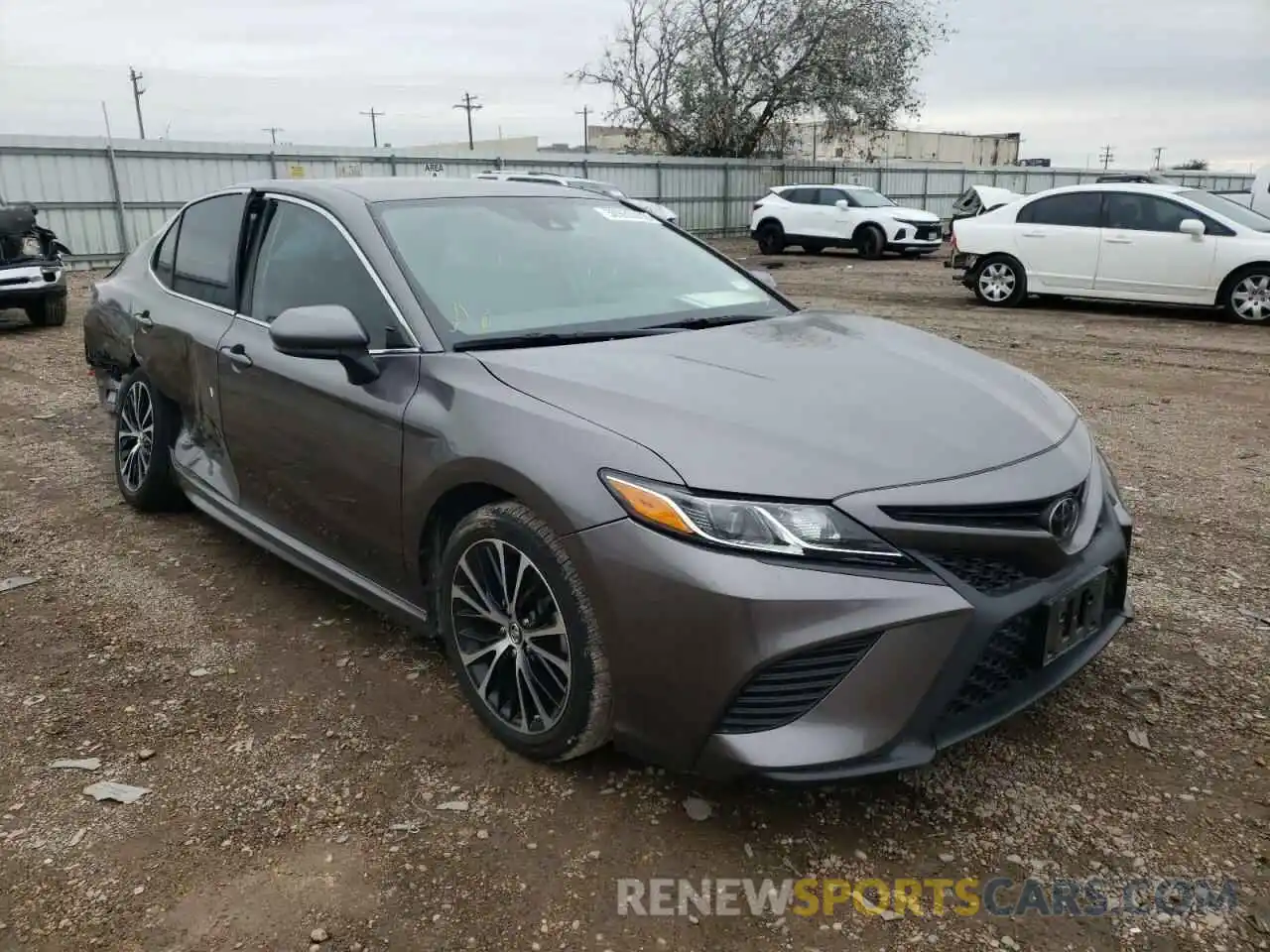 1 Photograph of a damaged car 4T1B11HKXKU700729 TOYOTA CAMRY 2019