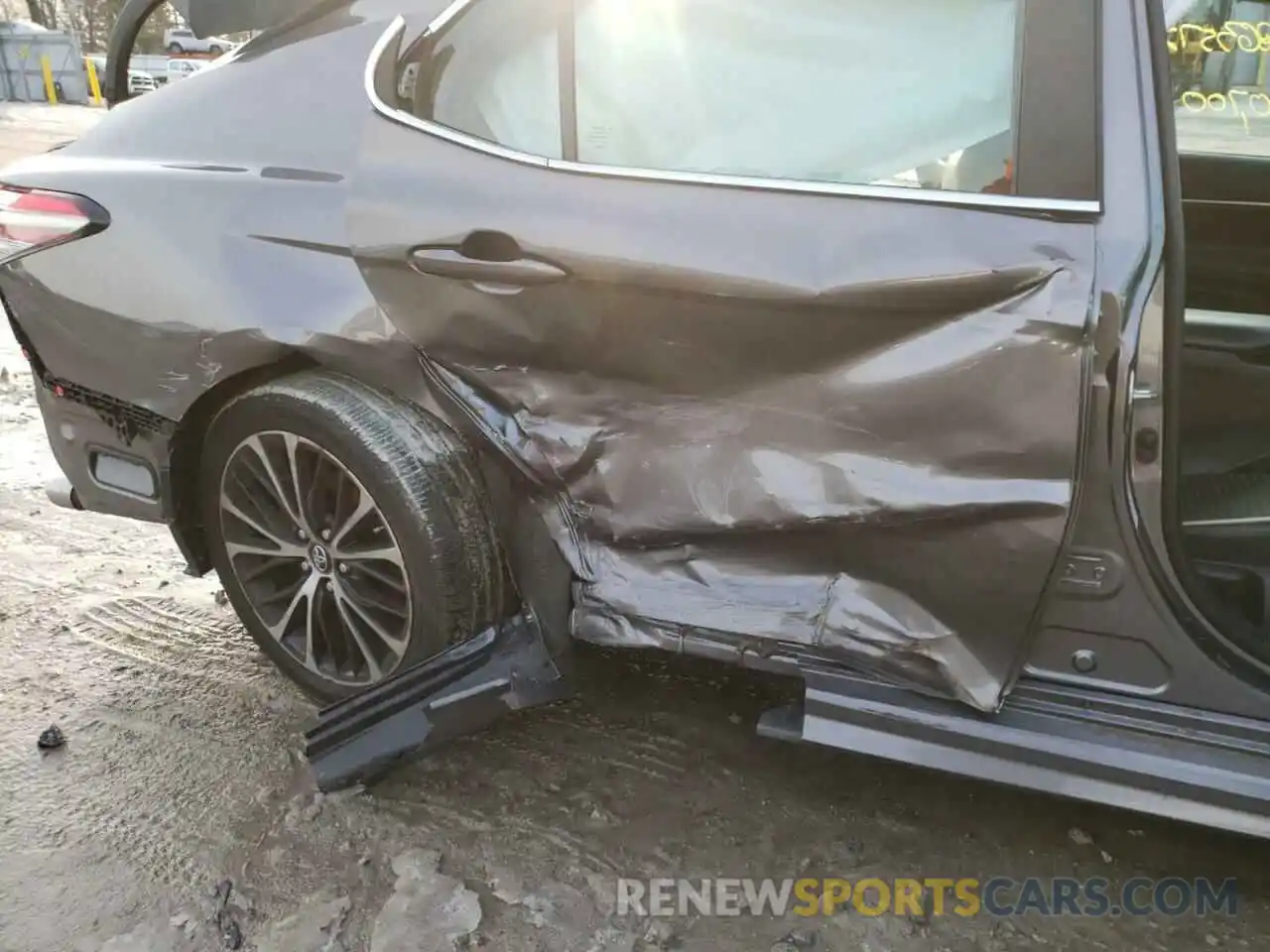 9 Photograph of a damaged car 4T1B11HKXKU701038 TOYOTA CAMRY 2019