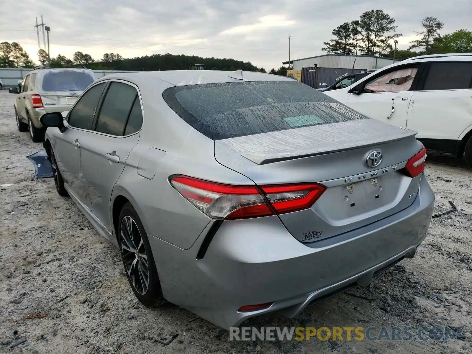 3 Photograph of a damaged car 4T1B11HKXKU701377 TOYOTA CAMRY 2019