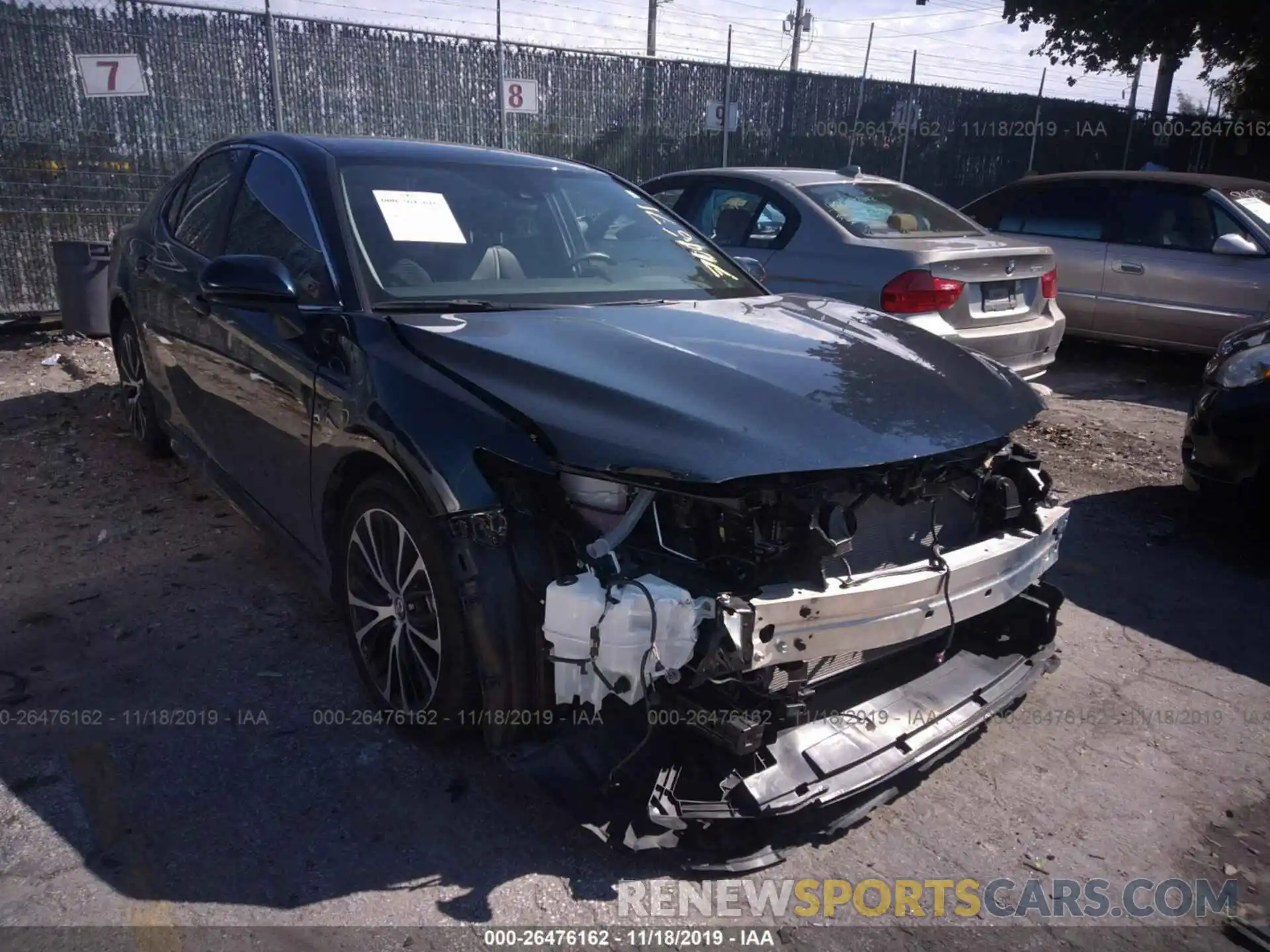 1 Photograph of a damaged car 4T1B11HKXKU701671 TOYOTA CAMRY 2019