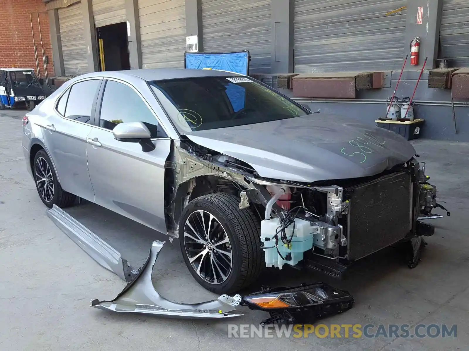 1 Photograph of a damaged car 4T1B11HKXKU703243 TOYOTA CAMRY 2019