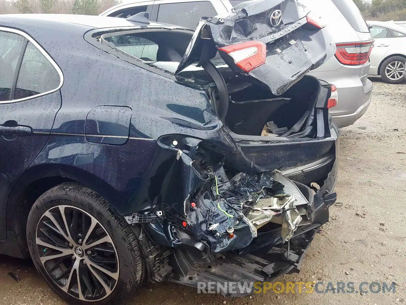 9 Photograph of a damaged car 4T1B11HKXKU704666 TOYOTA CAMRY 2019