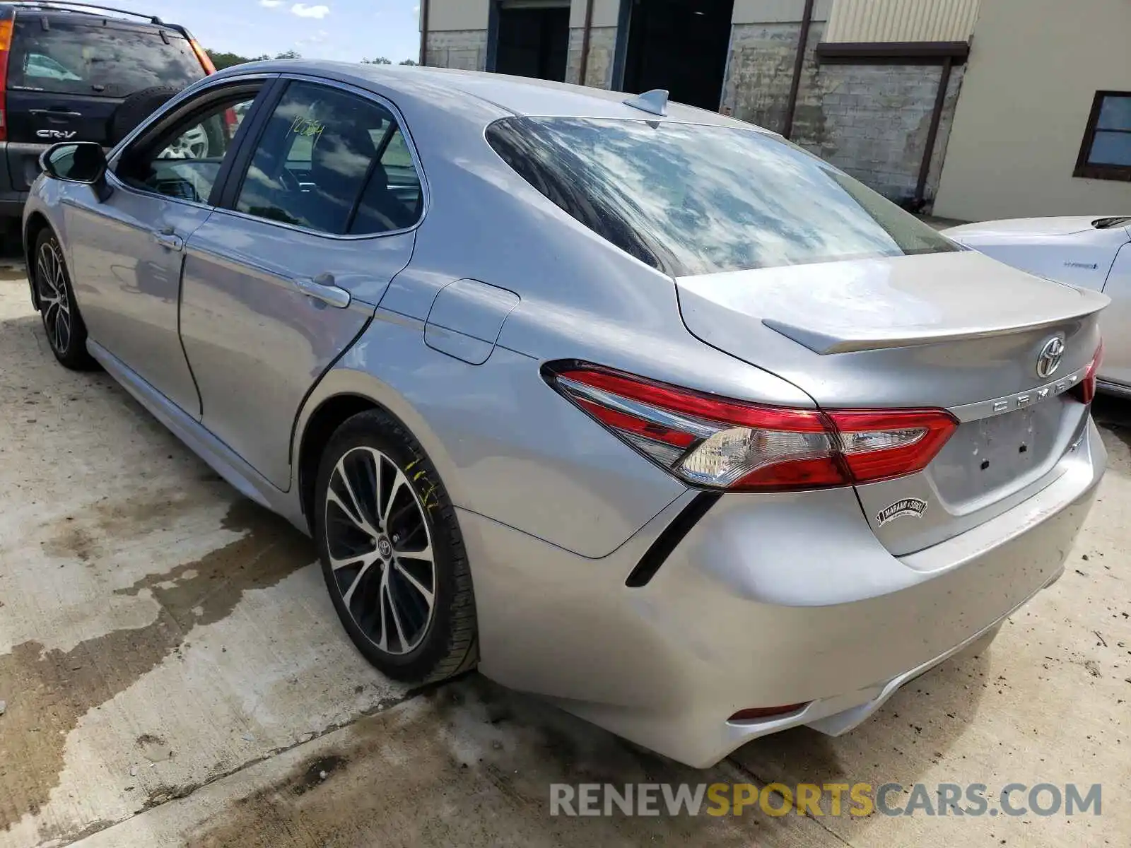 3 Photograph of a damaged car 4T1B11HKXKU704778 TOYOTA CAMRY 2019