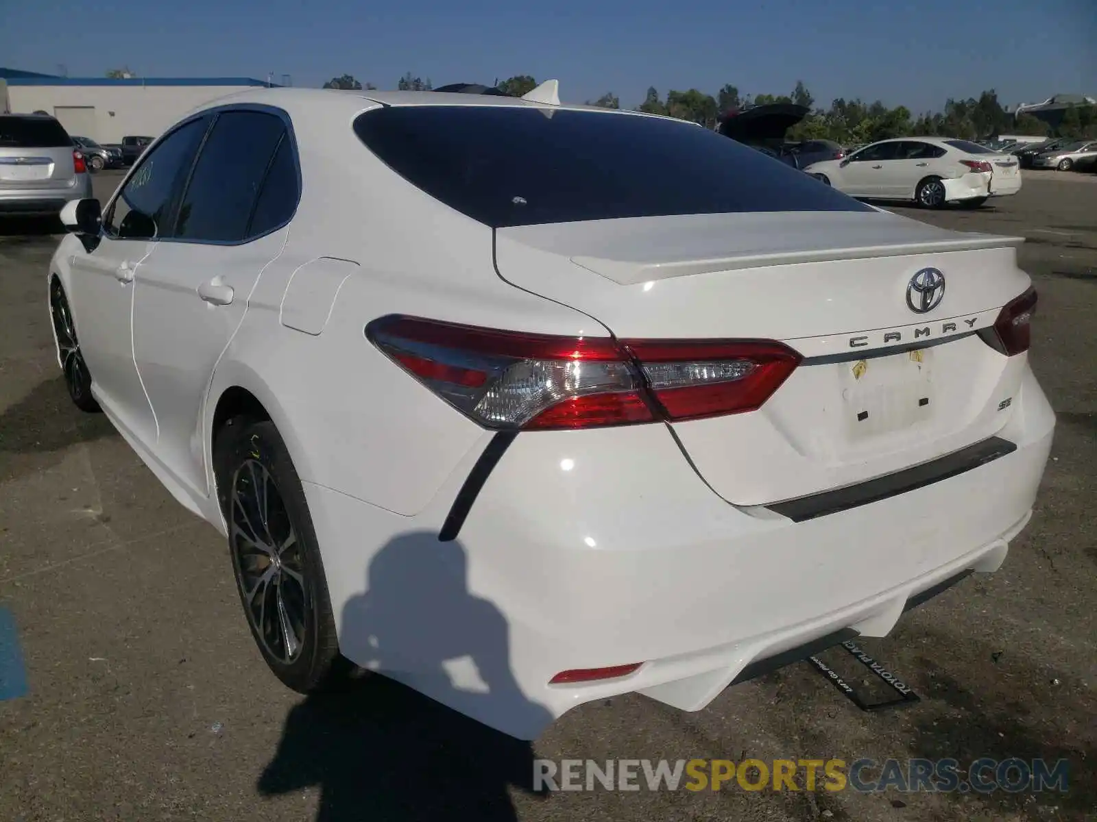 3 Photograph of a damaged car 4T1B11HKXKU706384 TOYOTA CAMRY 2019