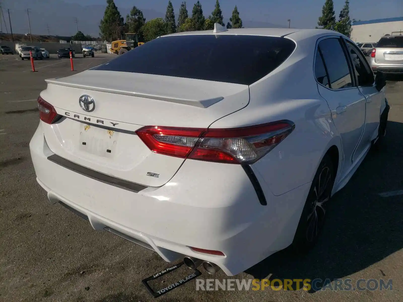 4 Photograph of a damaged car 4T1B11HKXKU706384 TOYOTA CAMRY 2019