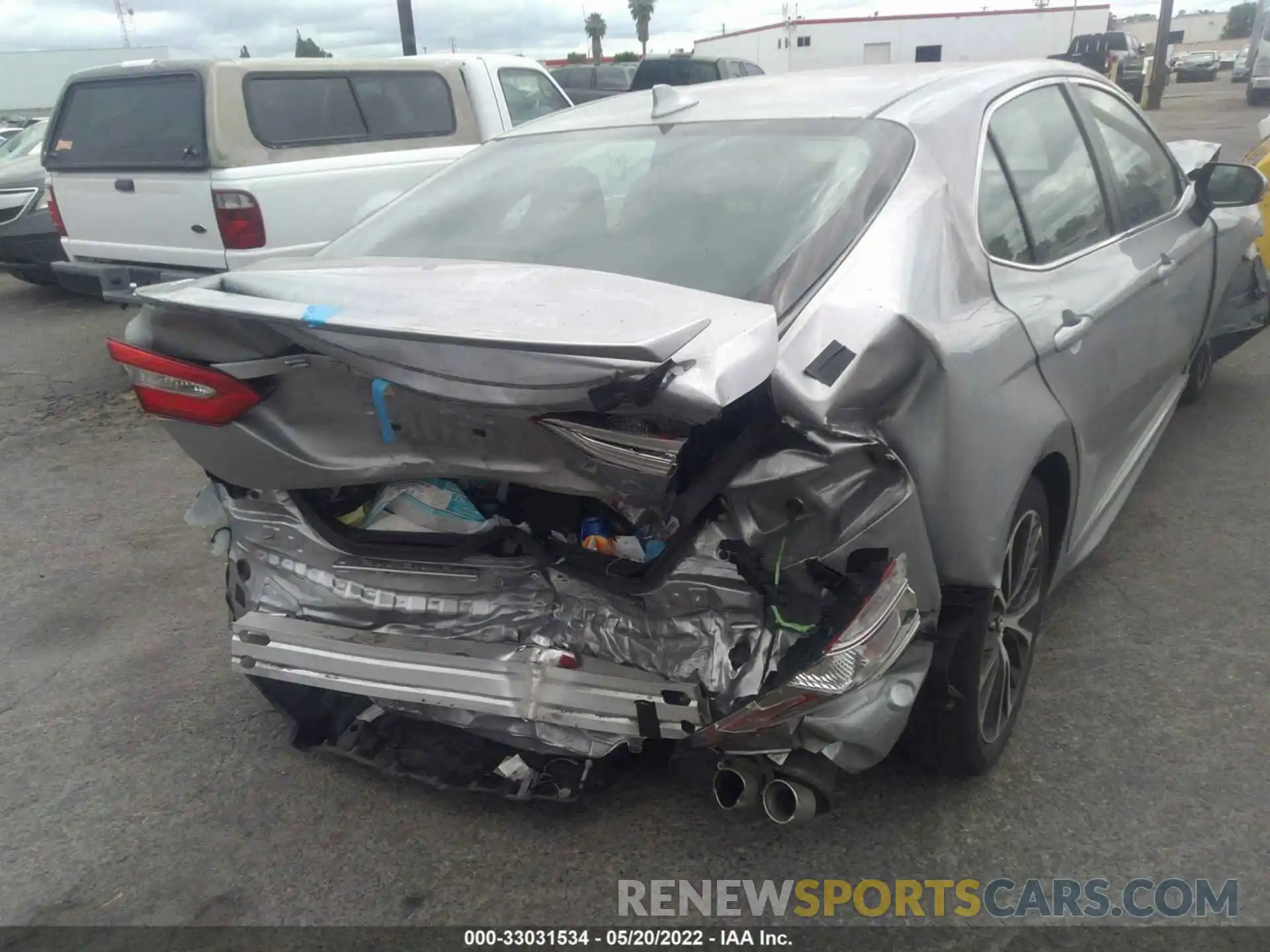 4 Photograph of a damaged car 4T1B11HKXKU706563 TOYOTA CAMRY 2019