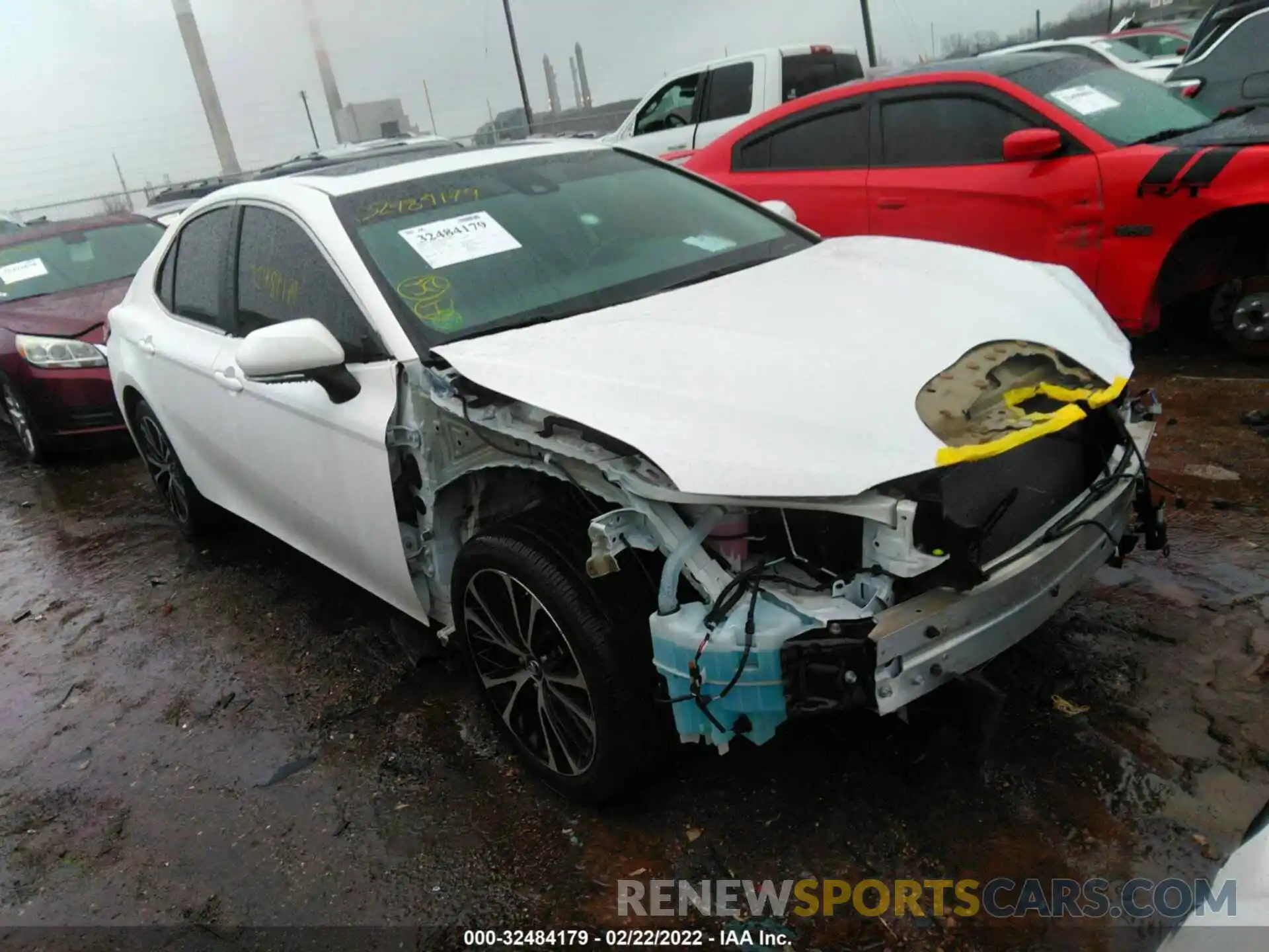 6 Photograph of a damaged car 4T1B11HKXKU706689 TOYOTA CAMRY 2019