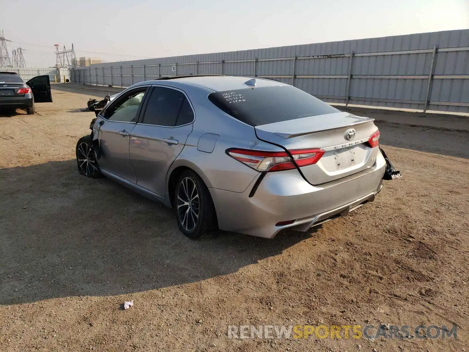 3 Фотография поврежденного автомобиля 4T1B11HKXKU708717 TOYOTA CAMRY 2019