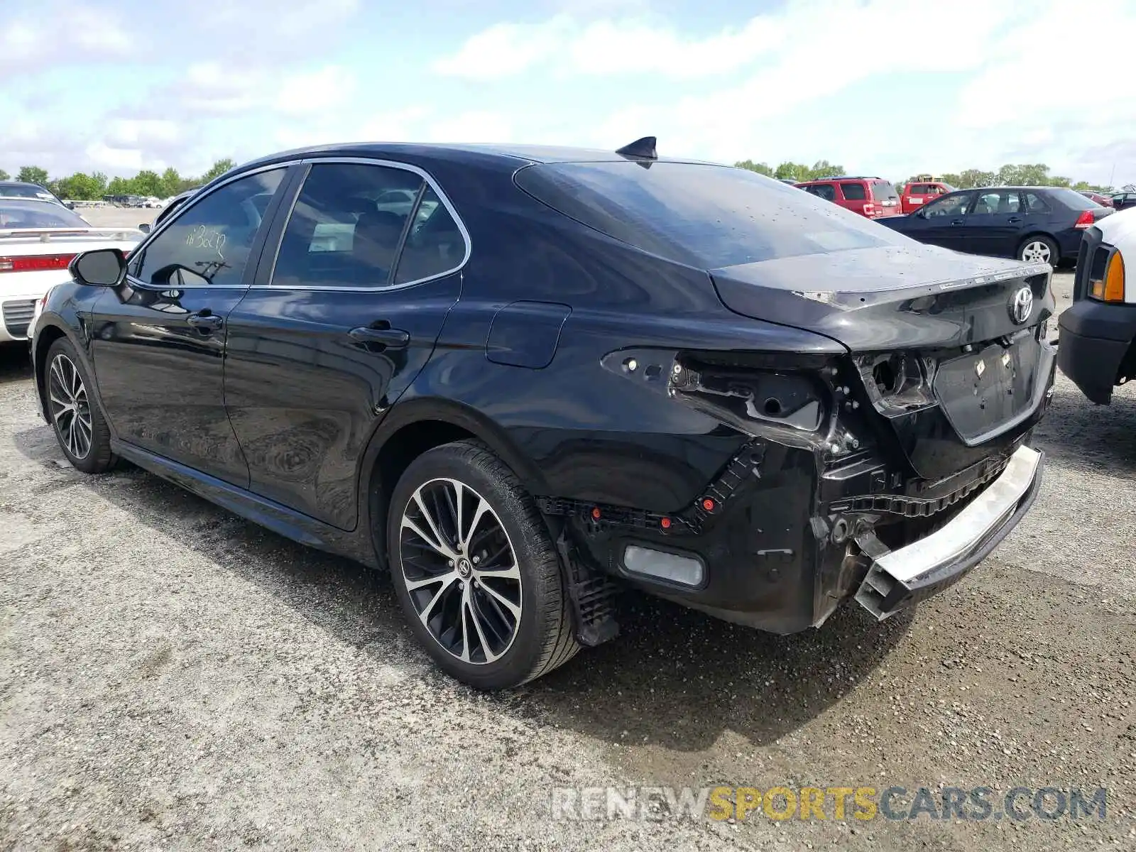 3 Photograph of a damaged car 4T1B11HKXKU709740 TOYOTA CAMRY 2019