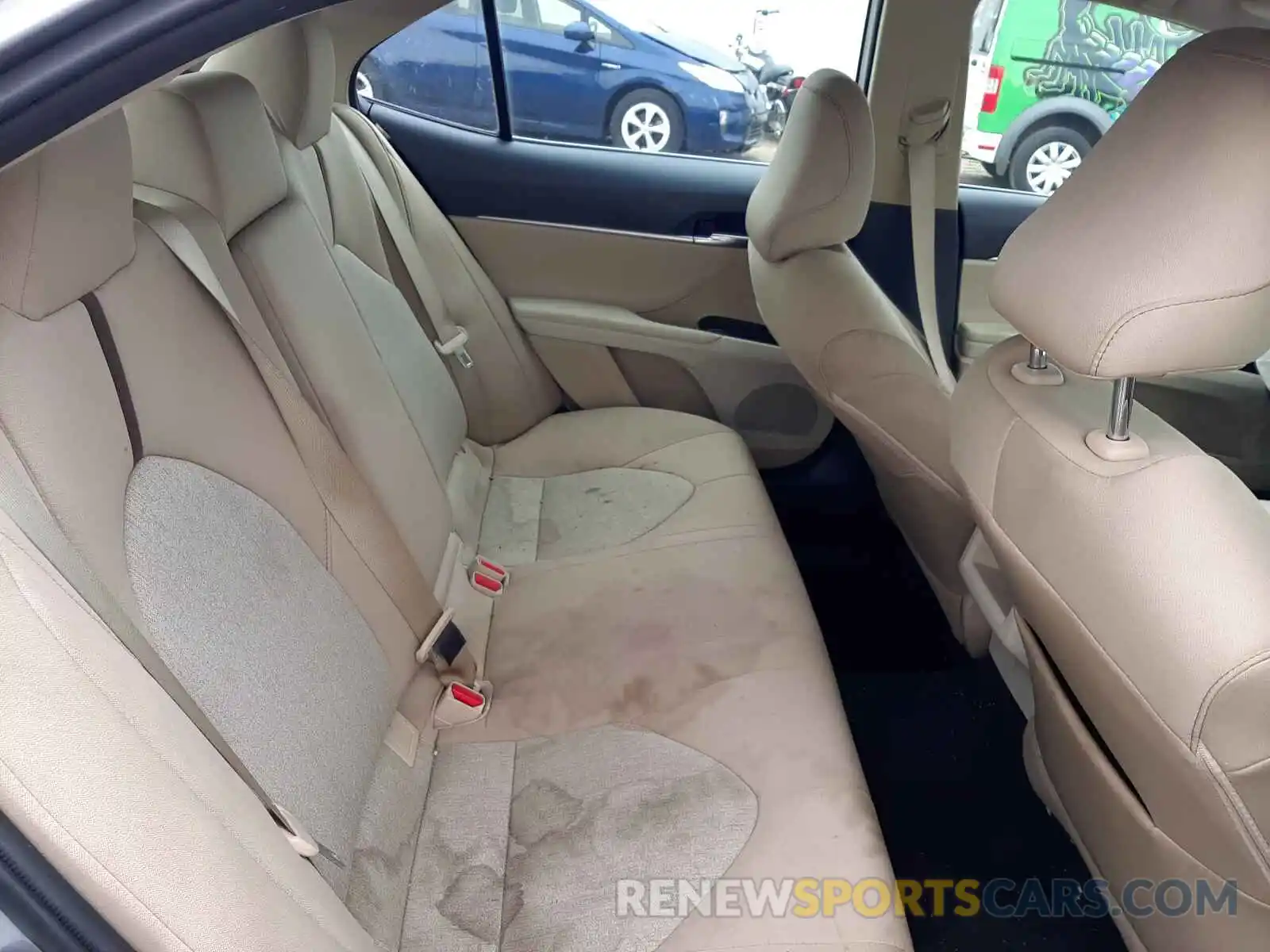 6 Photograph of a damaged car 4T1B11HKXKU710970 TOYOTA CAMRY 2019