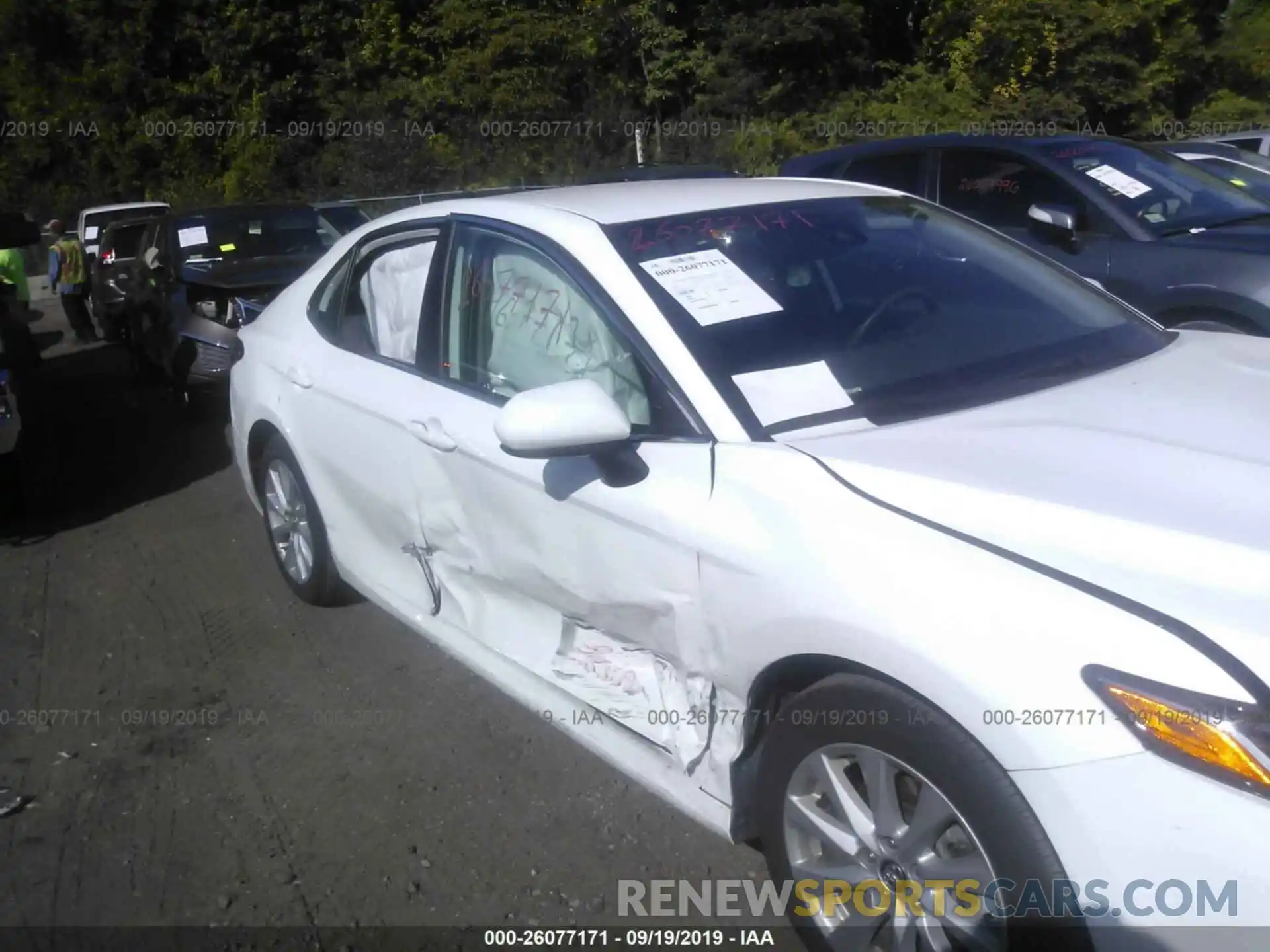 6 Photograph of a damaged car 4T1B11HKXKU711181 TOYOTA CAMRY 2019