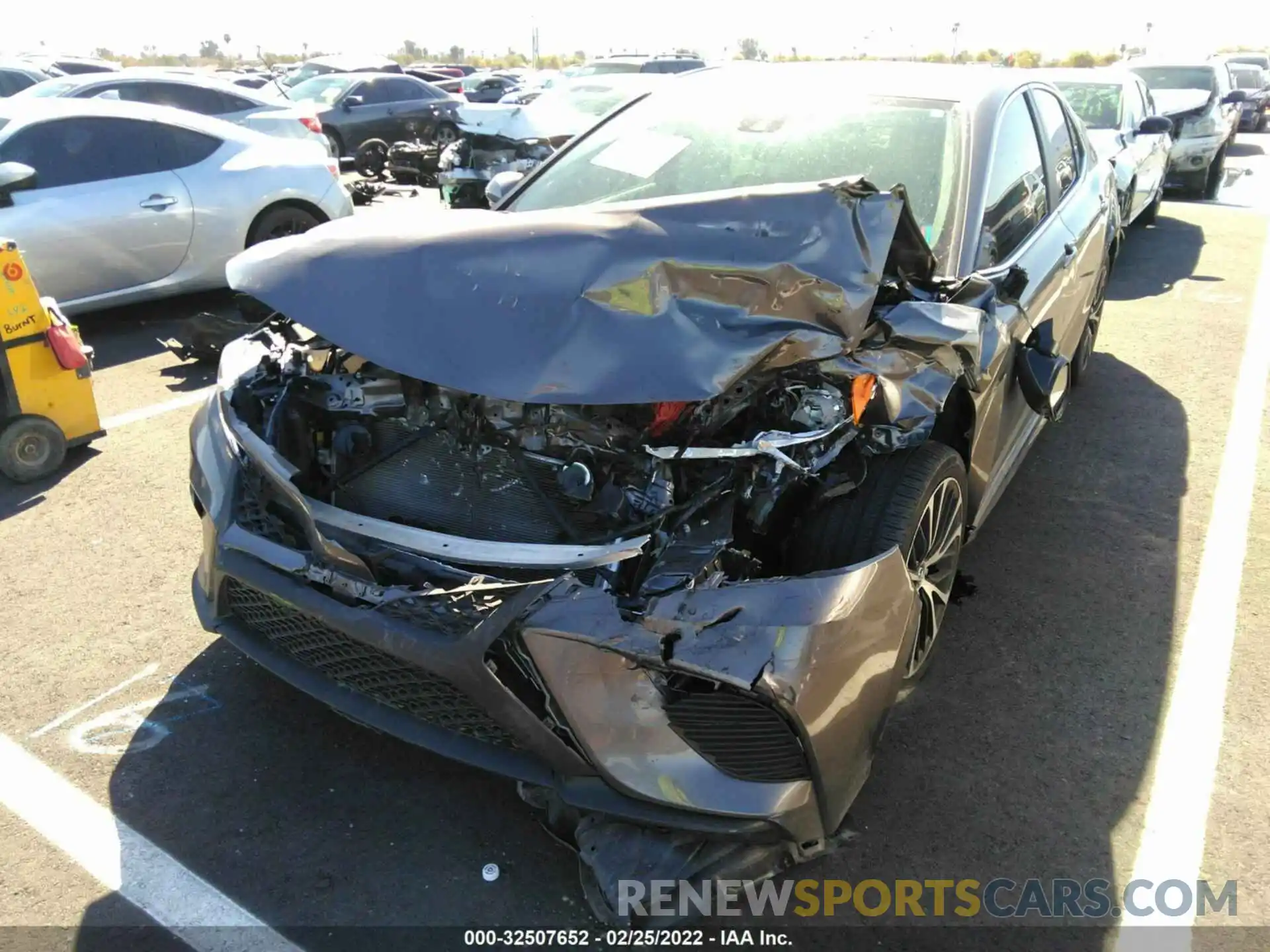 6 Photograph of a damaged car 4T1B11HKXKU711780 TOYOTA CAMRY 2019