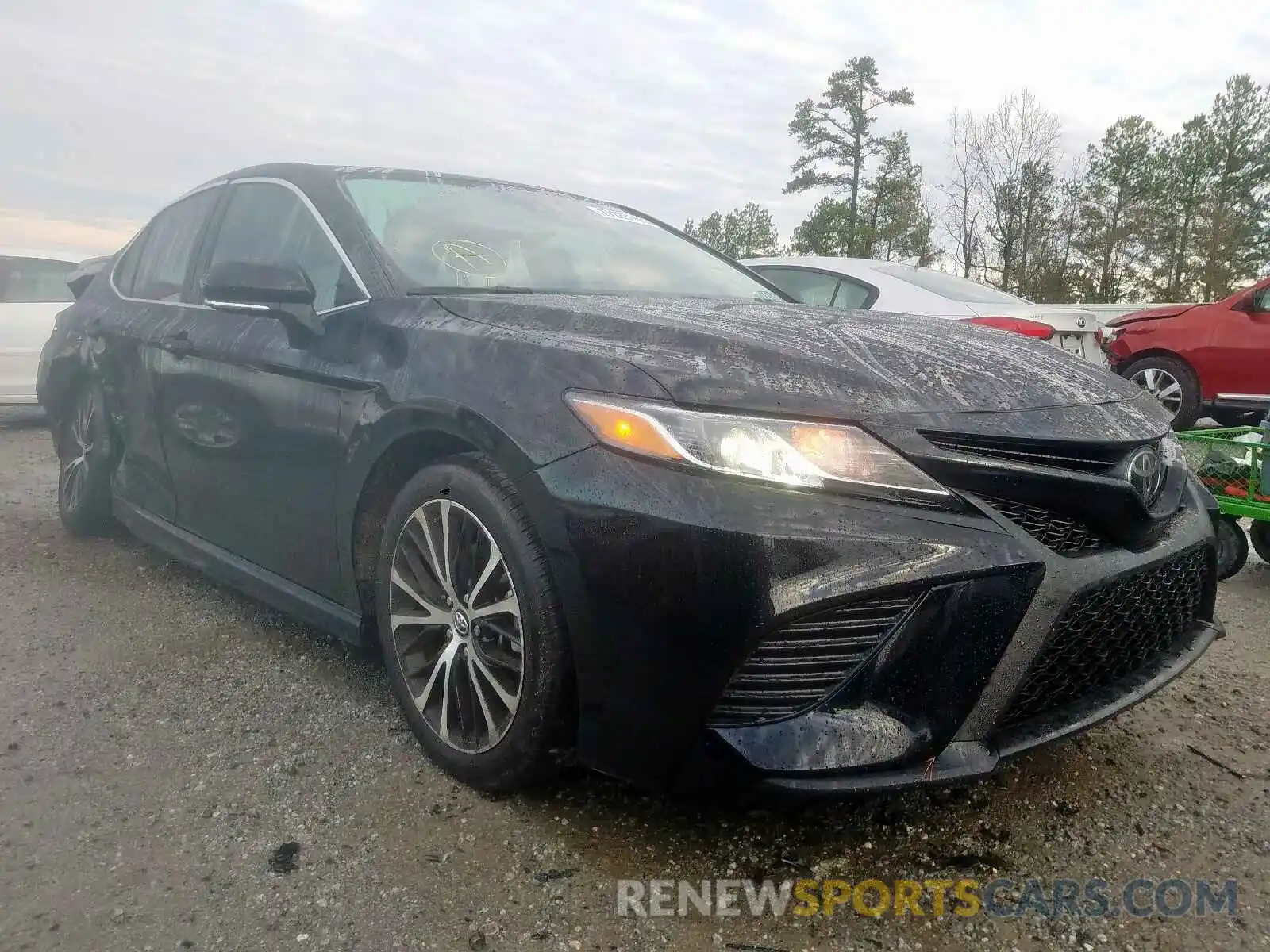 1 Photograph of a damaged car 4T1B11HKXKU713206 TOYOTA CAMRY 2019