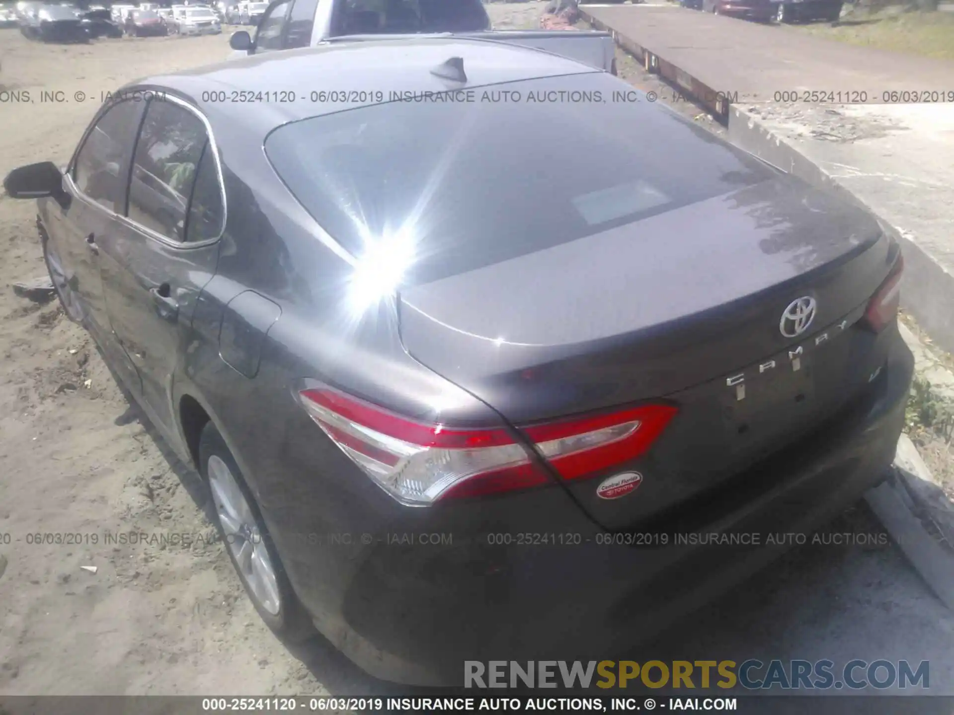 3 Photograph of a damaged car 4T1B11HKXKU714260 TOYOTA CAMRY 2019