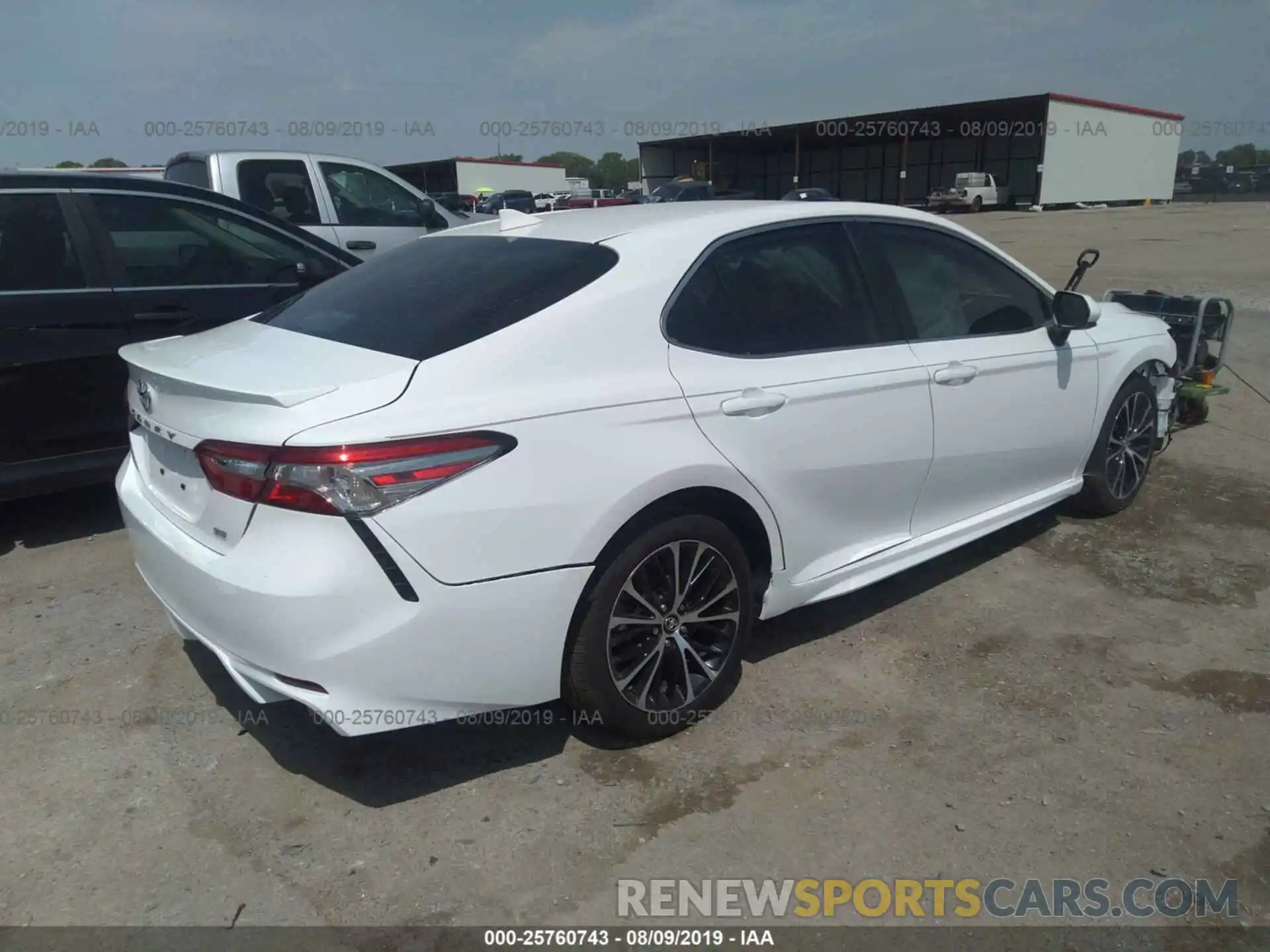 4 Фотография поврежденного автомобиля 4T1B11HKXKU714730 TOYOTA CAMRY 2019