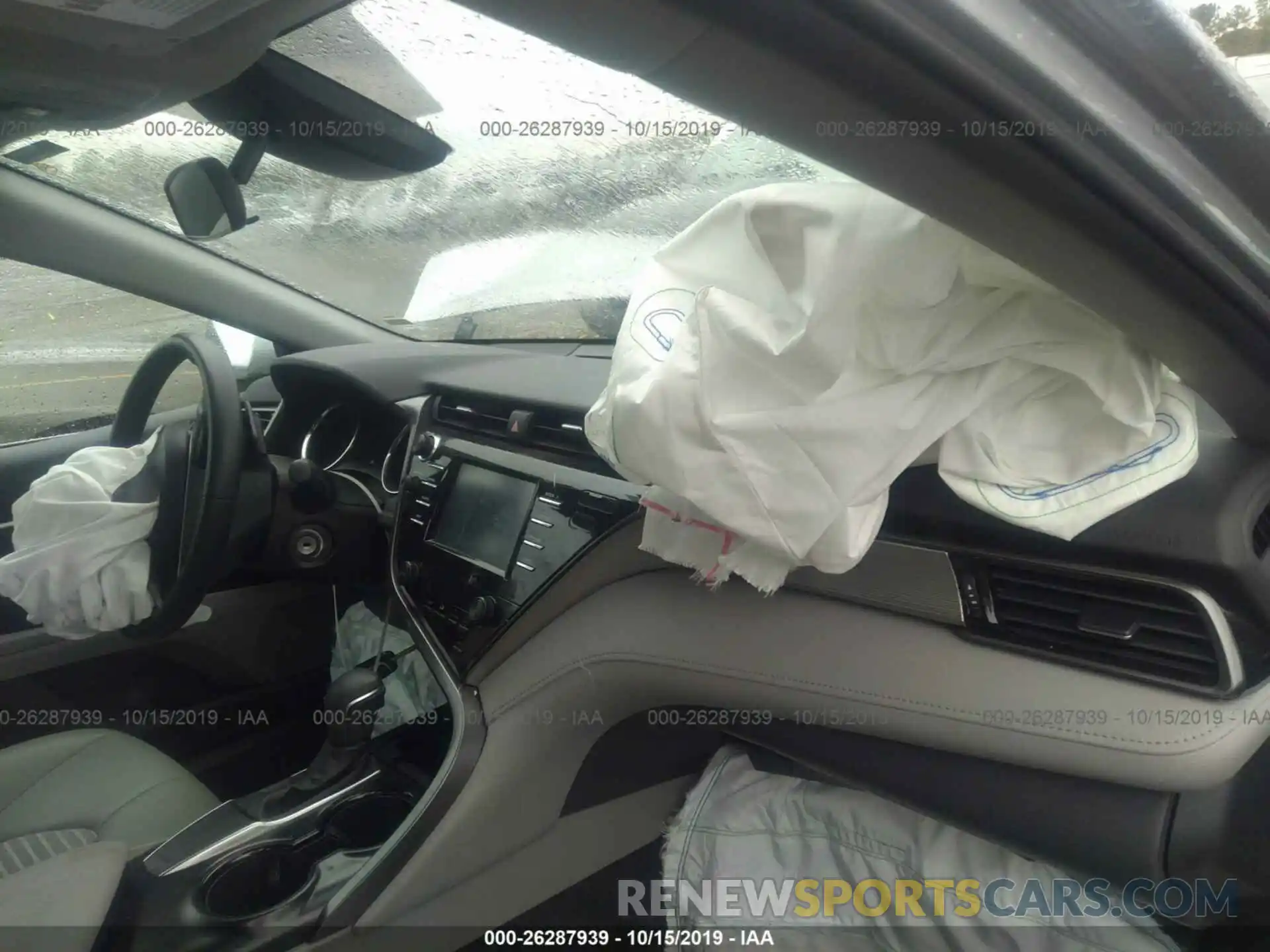 5 Photograph of a damaged car 4T1B11HKXKU714985 TOYOTA CAMRY 2019