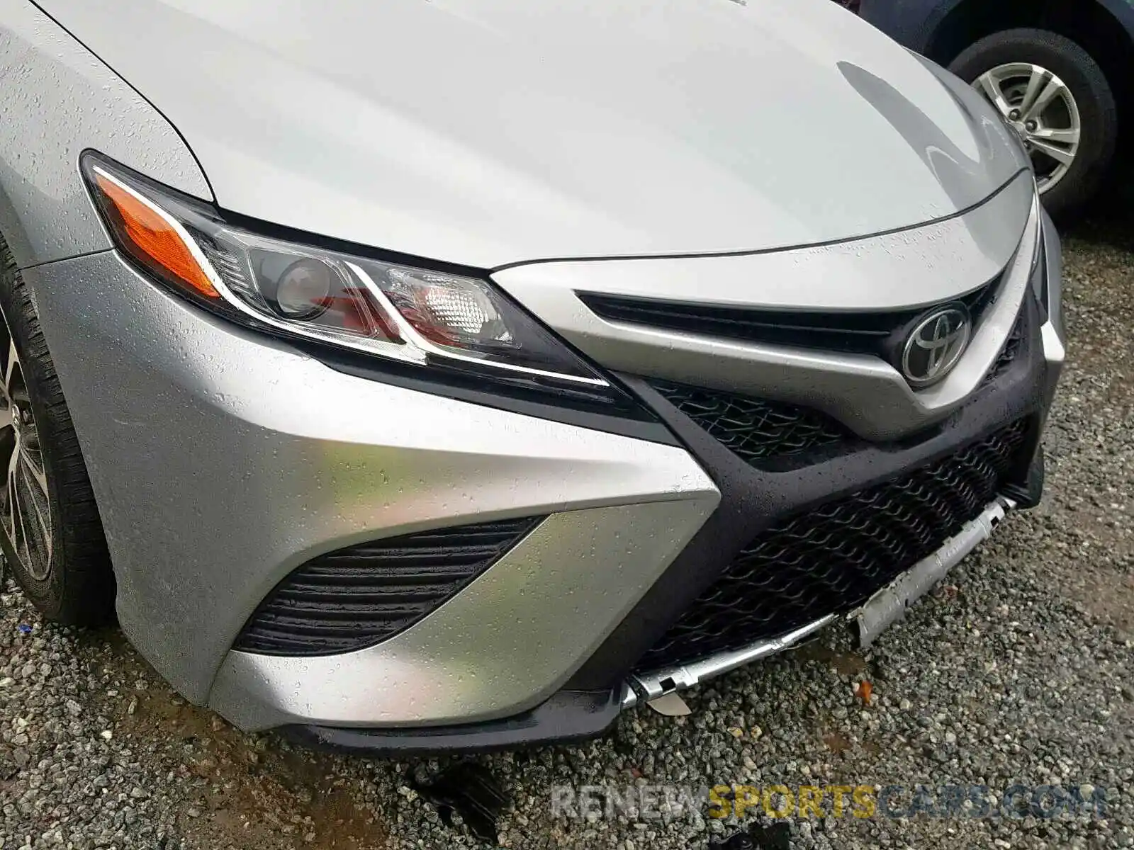 10 Photograph of a damaged car 4T1B11HKXKU715425 TOYOTA CAMRY 2019