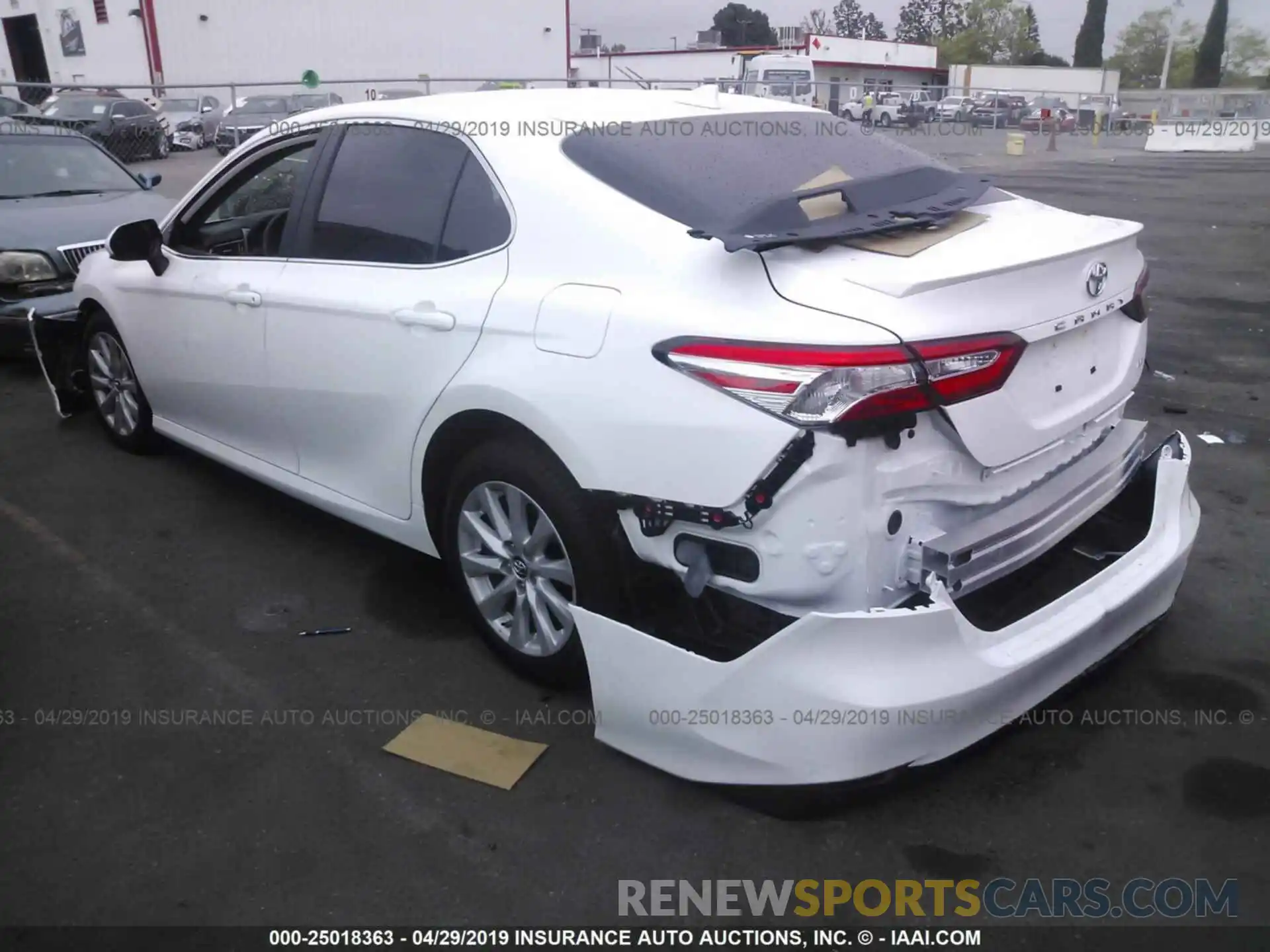 3 Photograph of a damaged car 4T1B11HKXKU715585 TOYOTA CAMRY 2019