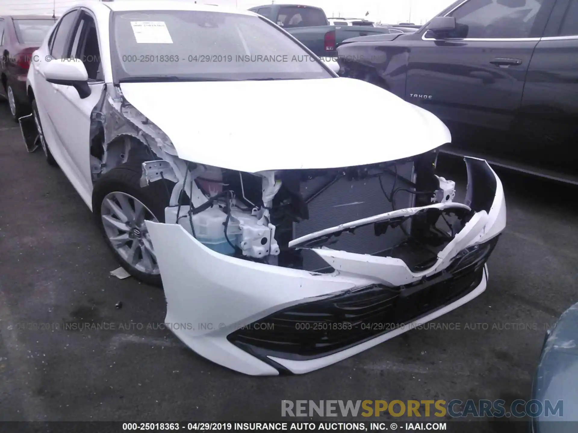 6 Photograph of a damaged car 4T1B11HKXKU715585 TOYOTA CAMRY 2019