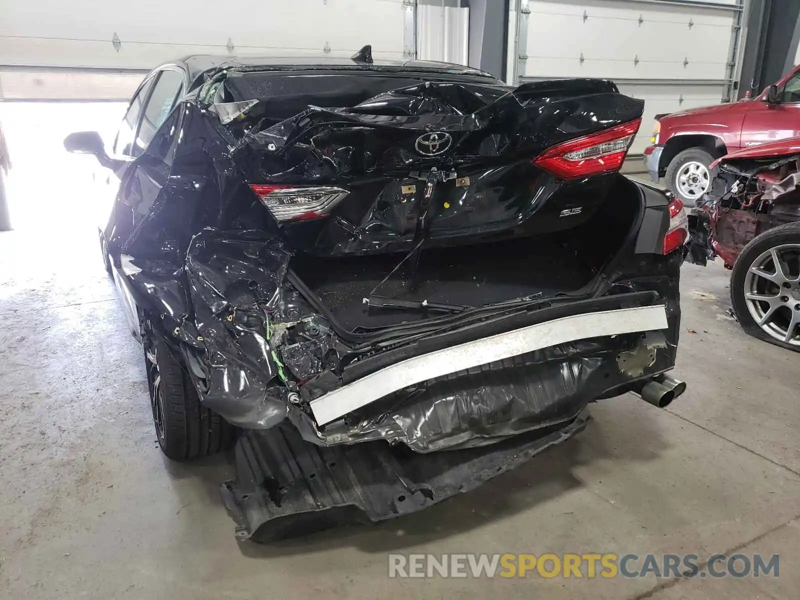 9 Photograph of a damaged car 4T1B11HKXKU715750 TOYOTA CAMRY 2019