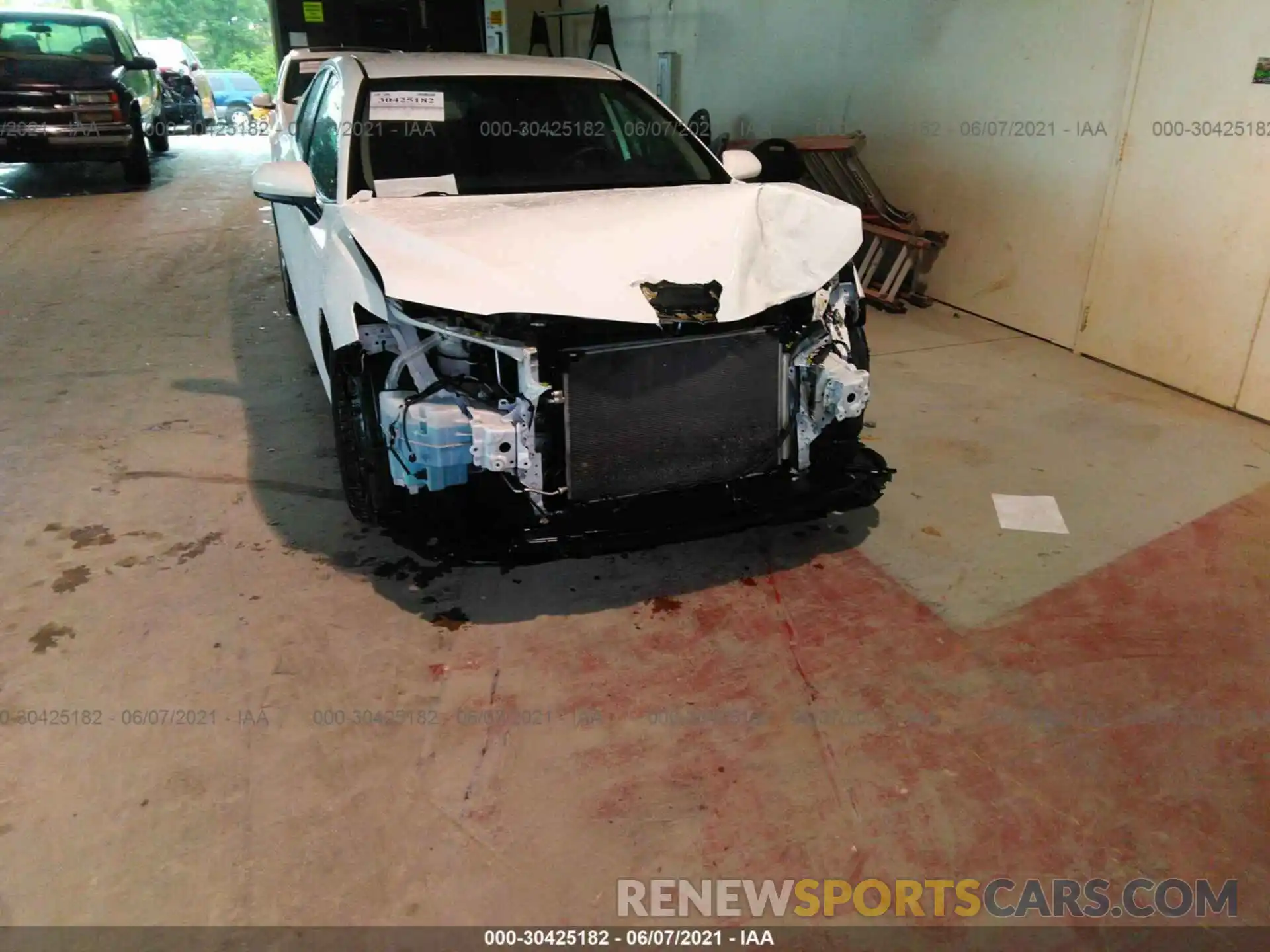 6 Photograph of a damaged car 4T1B11HKXKU716042 TOYOTA CAMRY 2019