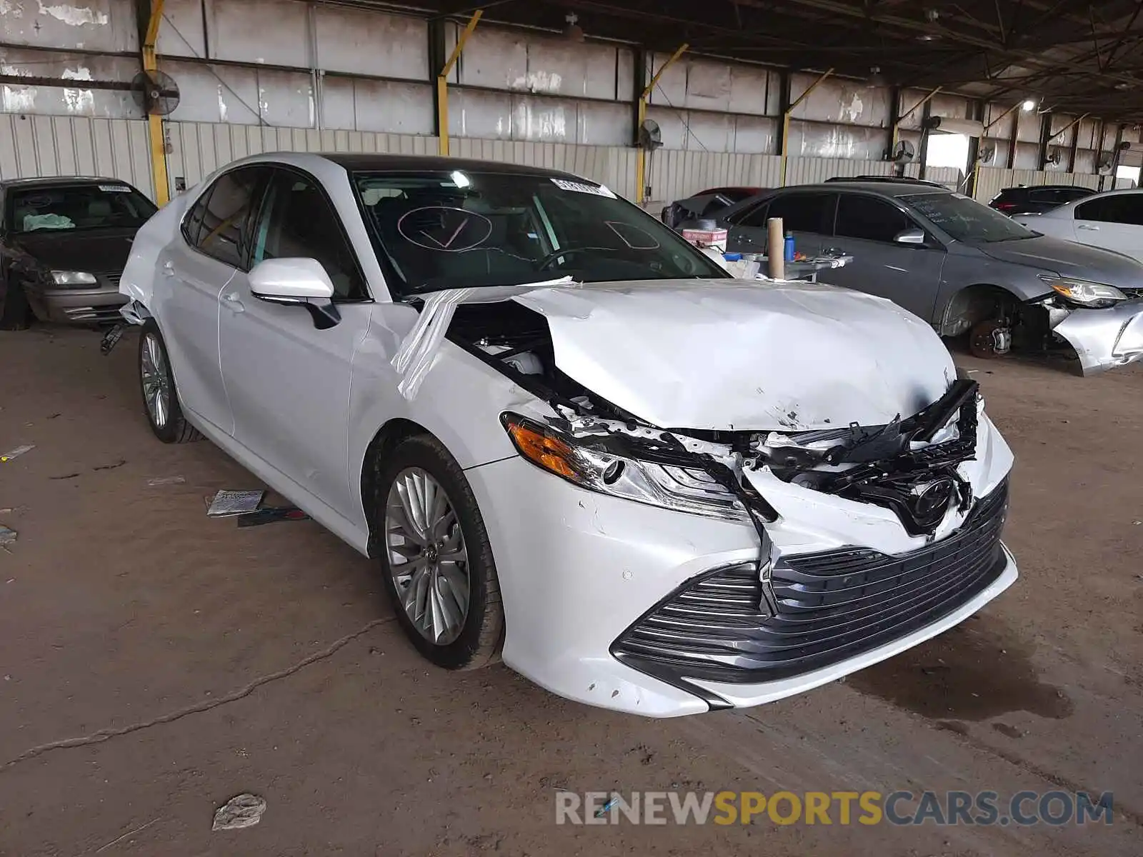 1 Photograph of a damaged car 4T1B11HKXKU716106 TOYOTA CAMRY 2019