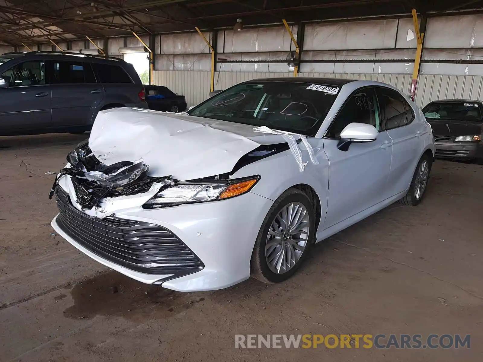 2 Photograph of a damaged car 4T1B11HKXKU716106 TOYOTA CAMRY 2019