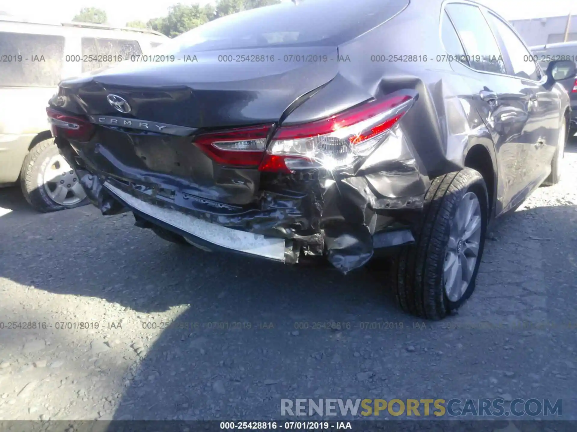 6 Photograph of a damaged car 4T1B11HKXKU716431 TOYOTA CAMRY 2019