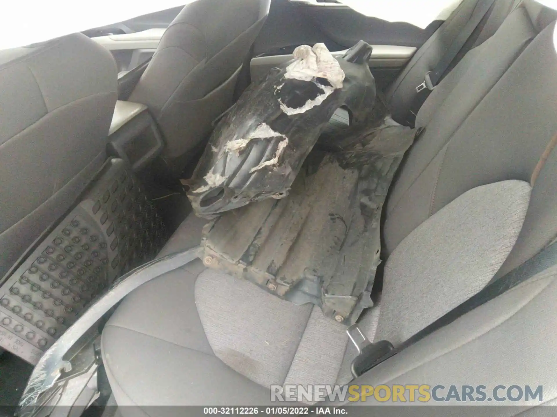 8 Photograph of a damaged car 4T1B11HKXKU717658 TOYOTA CAMRY 2019